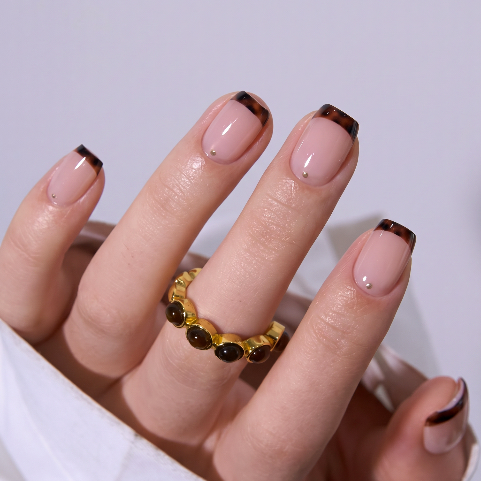 Amber Muse - S Squoval short squoval press-on nails