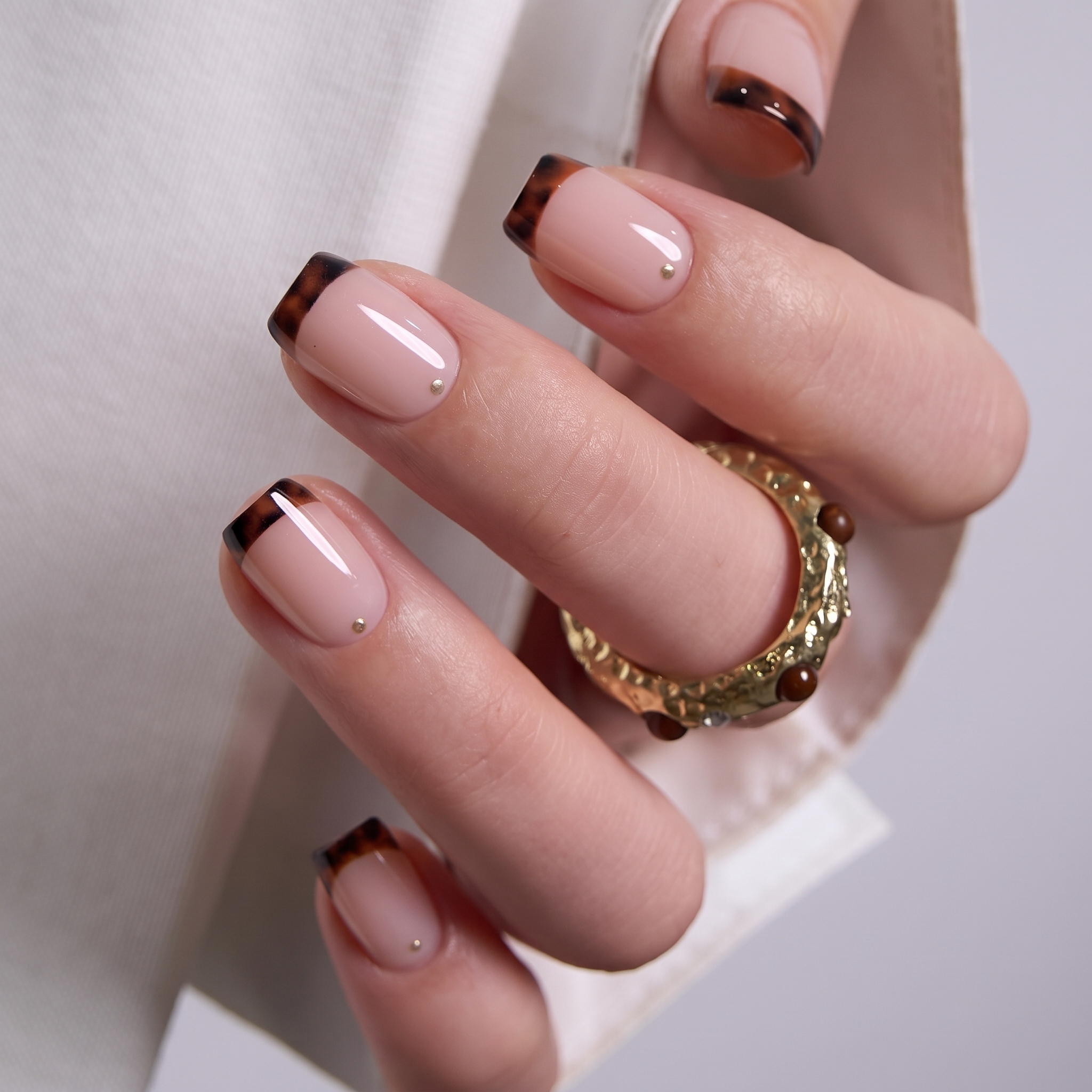 Amber Muse - S Squoval short squoval press-on nails