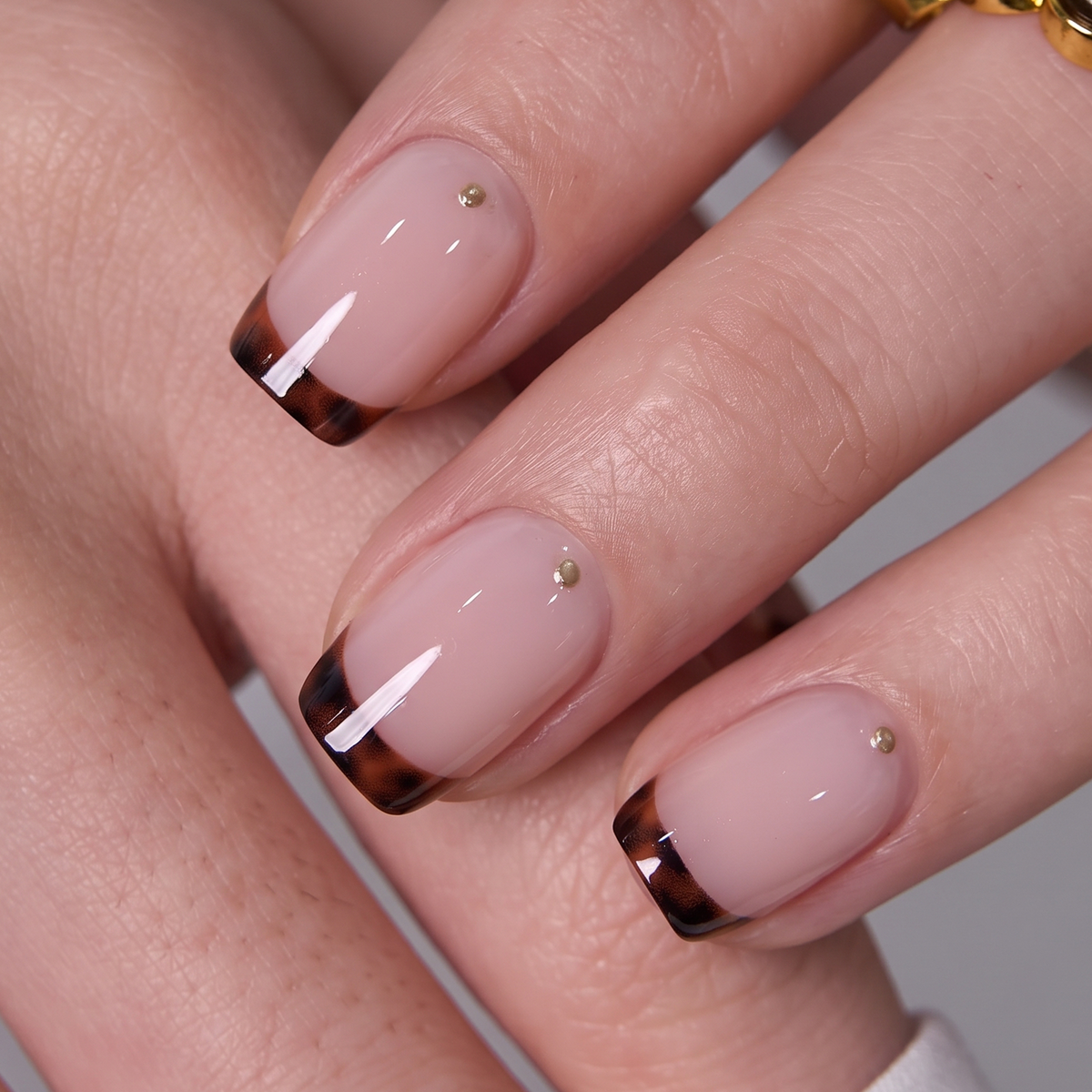 Amber Muse - S Squoval short squoval press-on nails