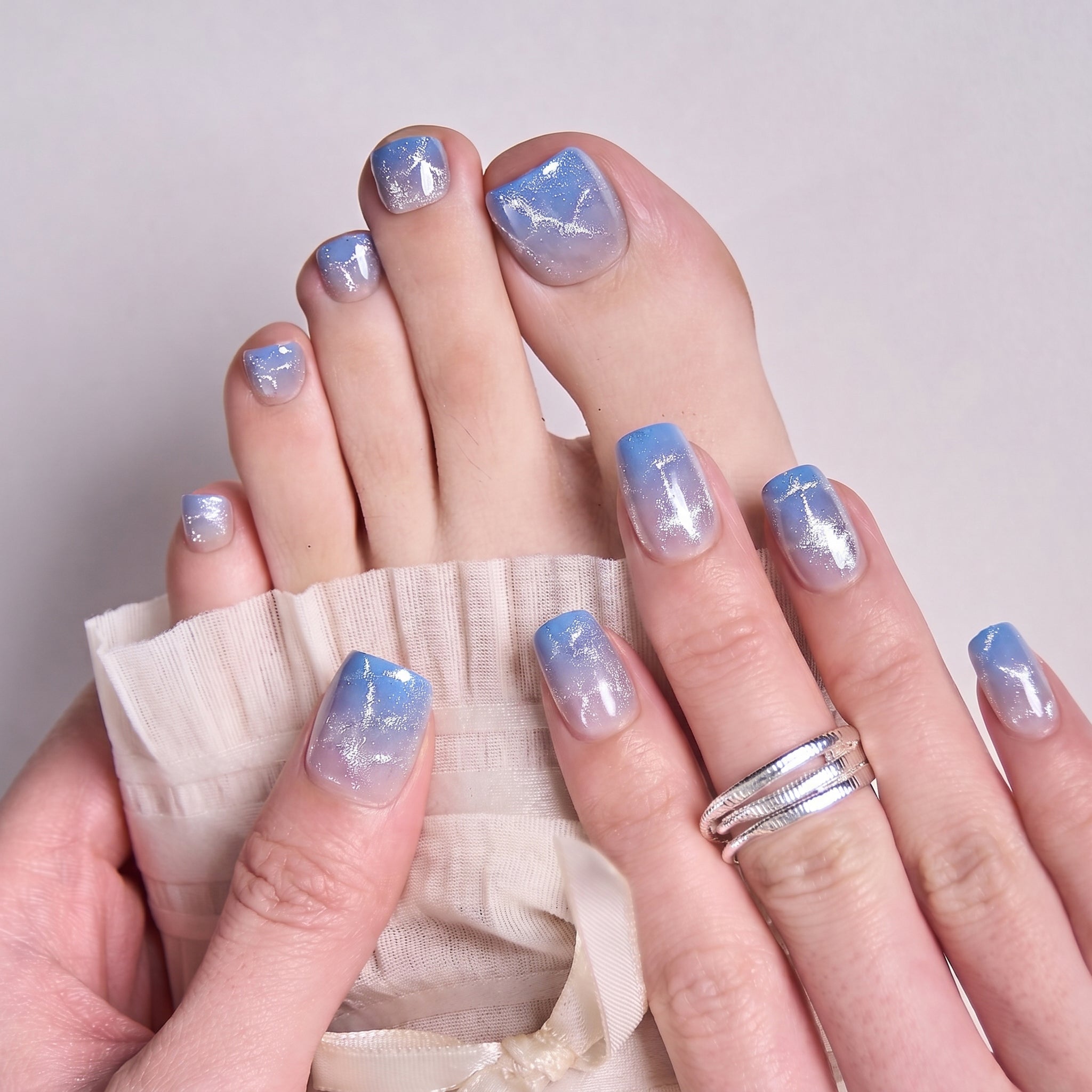 Aurora Dew - Squoval Toenails squoval press-on nails