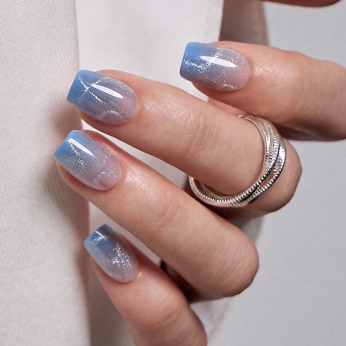 Aurora Drift S Squoval squoval press-on nails