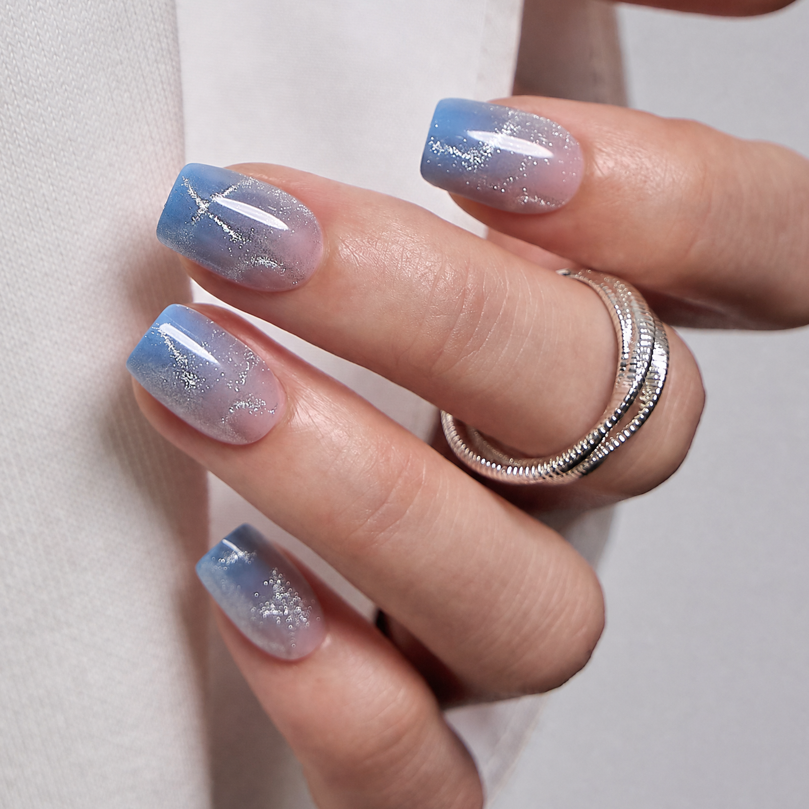 Aurora Drift S Squoval squoval press-on nails
