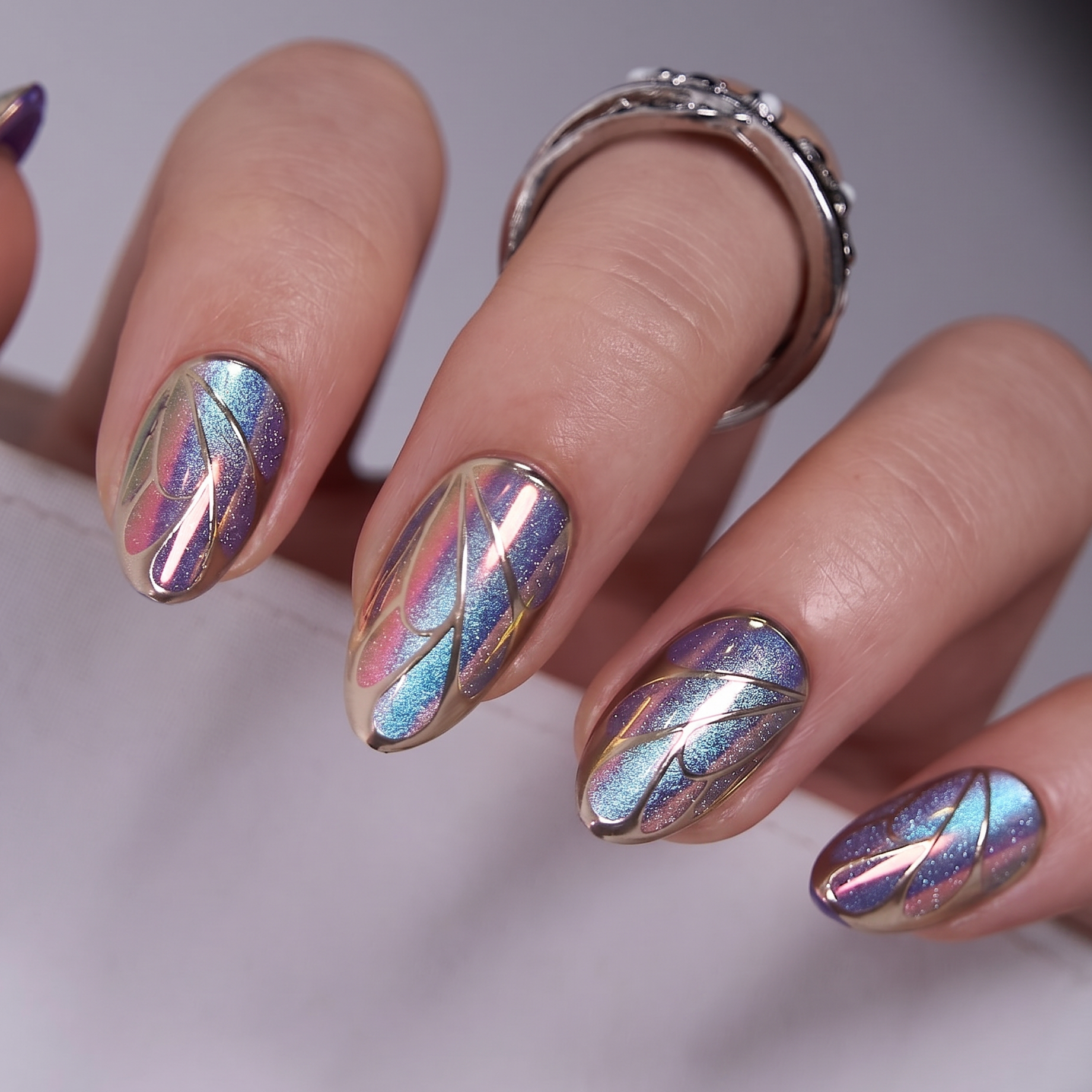 Designer s Pick | Aurora Wings S Almond almond press-on nails