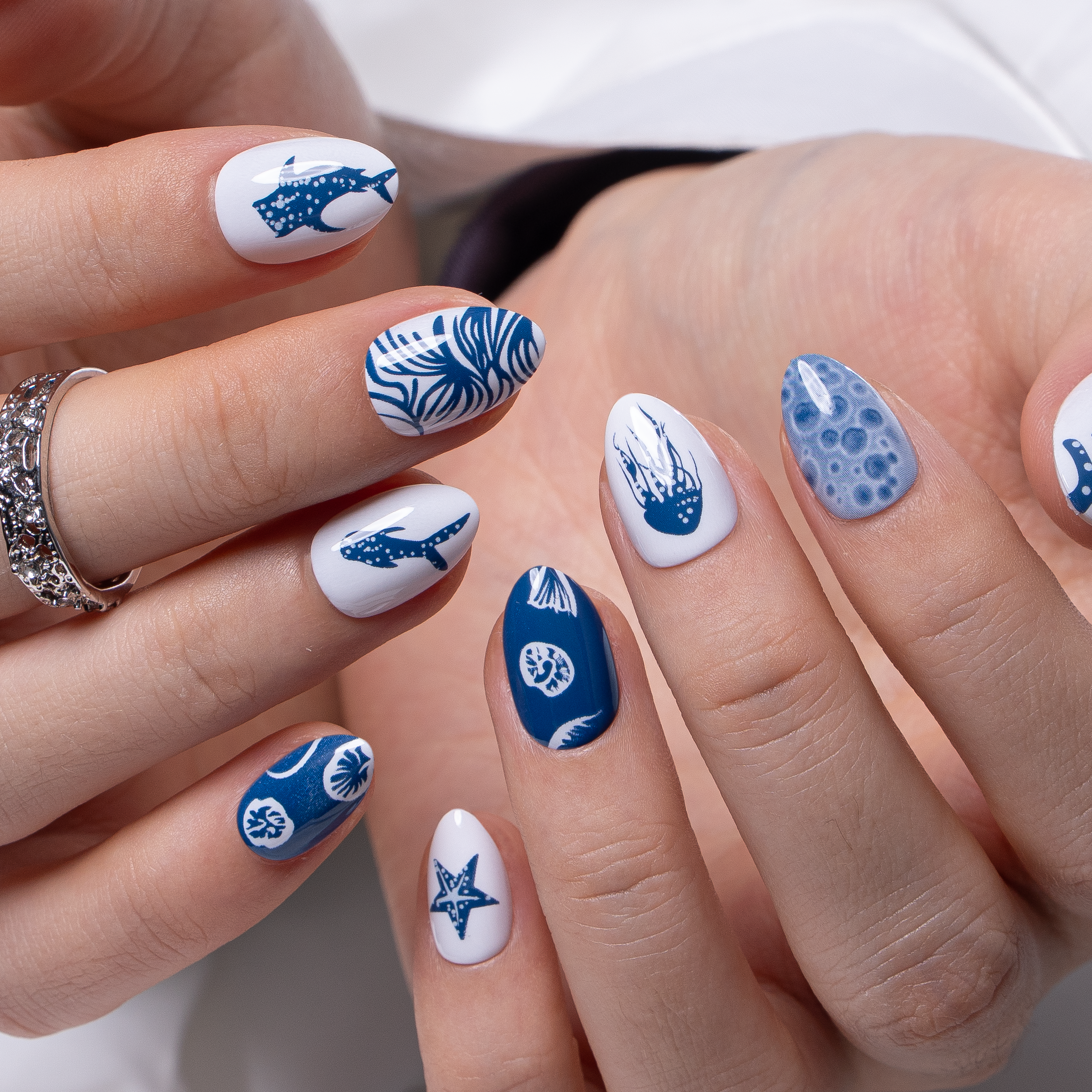 Azure Tide RS Almond almond press-on nails