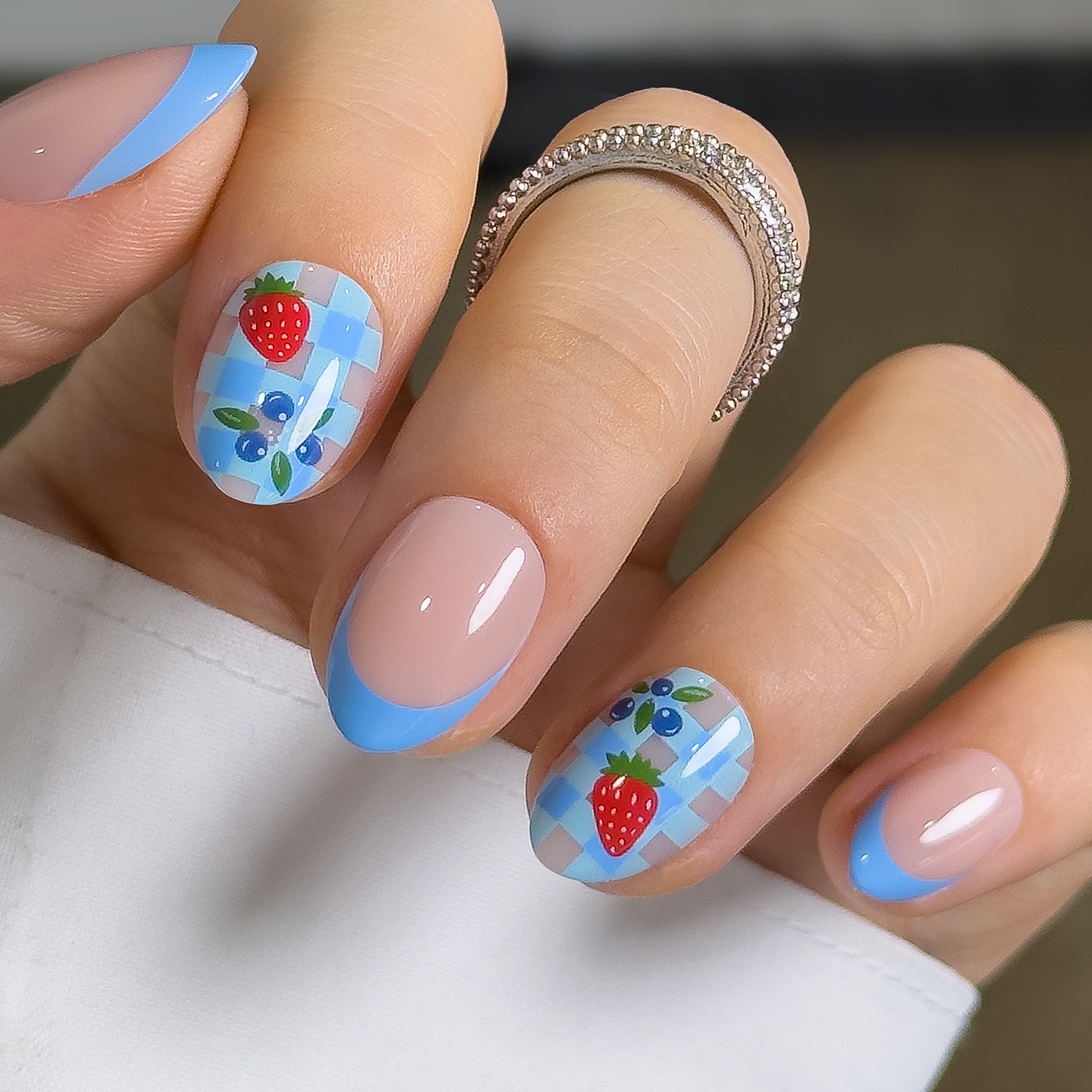 Berry Picnic RS Almond almond press-on nails