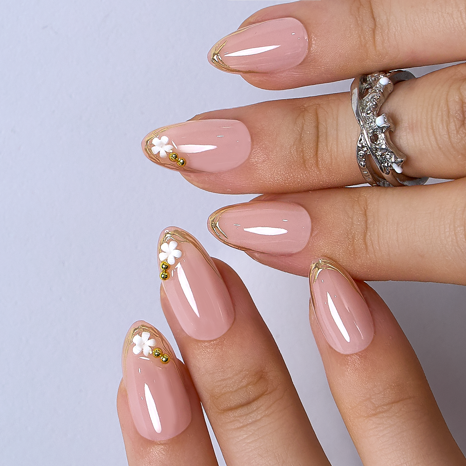 Designer s Pick | Bloom Charm S Almond almond press-on nails