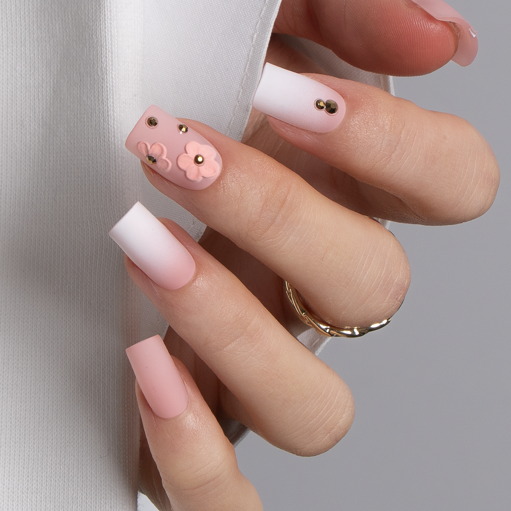 Designer s Pick | Bloom Luxe M Squoval squoval press-on nails