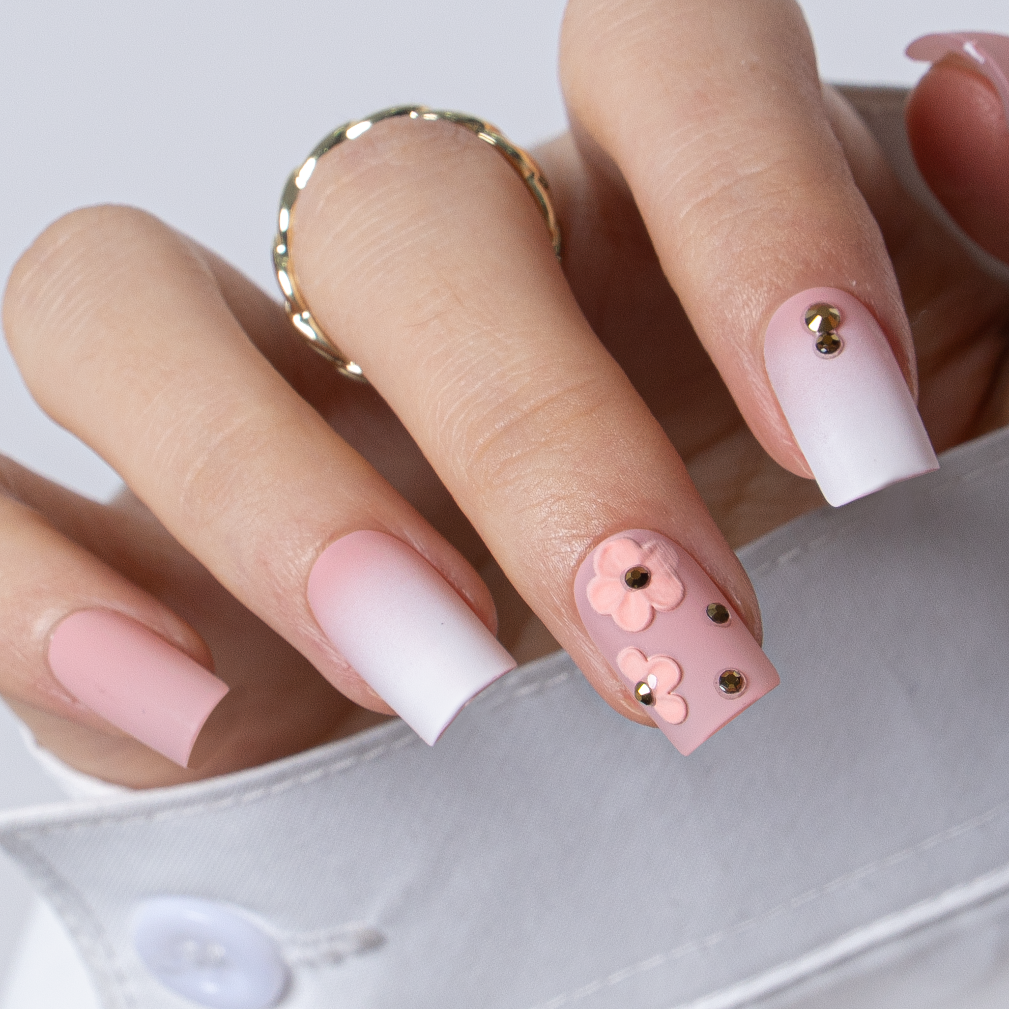 Designer s Pick | Bloom Luxe M Squoval squoval press-on nails