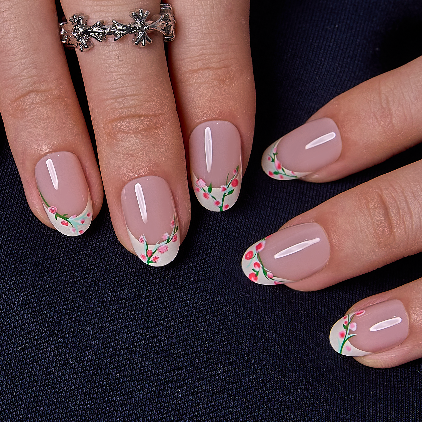 Blossom Line S Oval oval press-on nails
