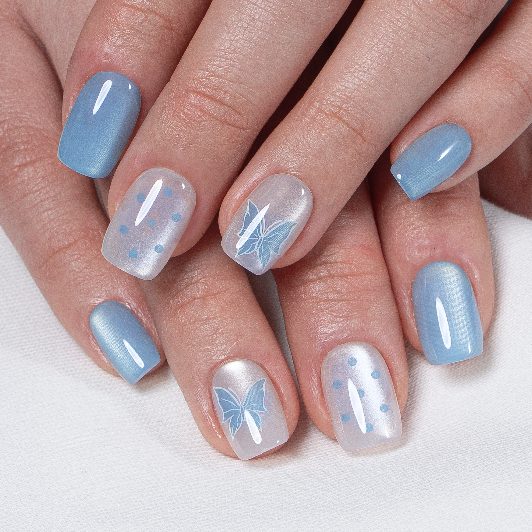Blue Flutter S Squoval squoval press-on nails