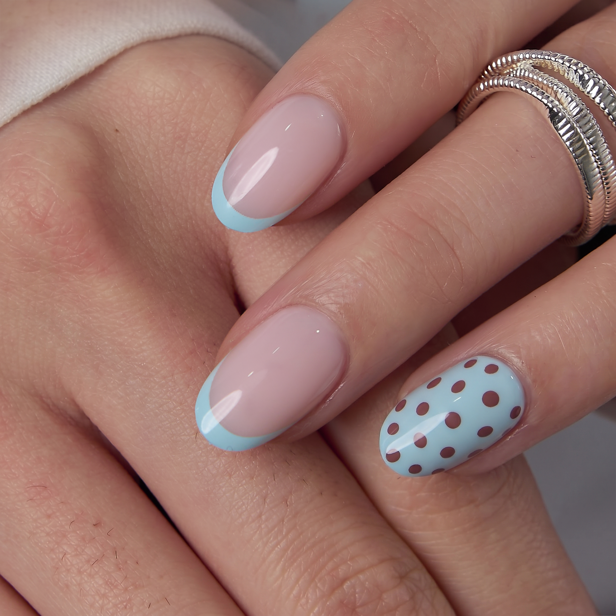 Blue Mocha S Oval short oval press-on nails