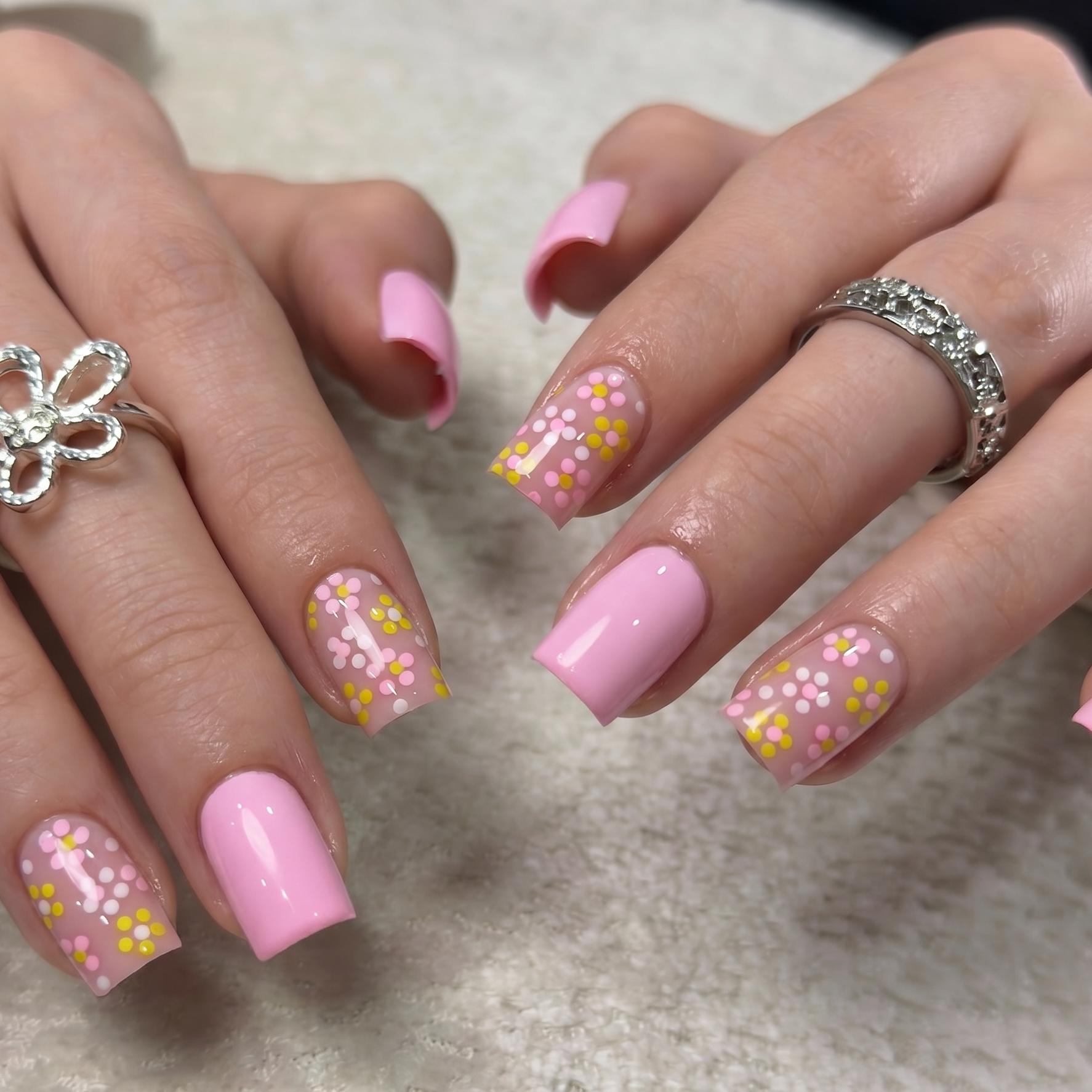 Blush Meadow S Square short square press-on nails
