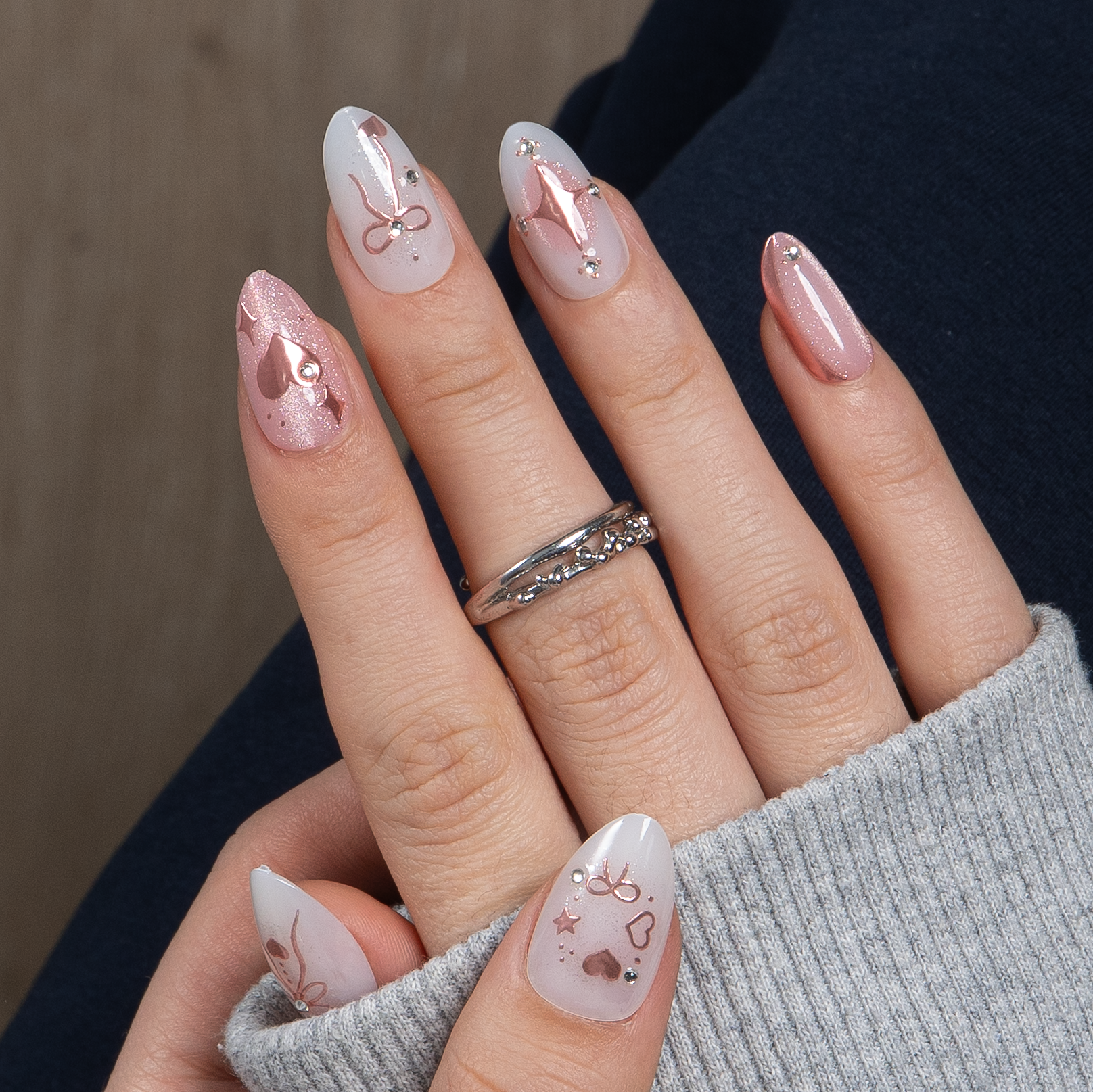Designer s Pick | Blush Sparkle S Almond almond press-on nails
