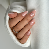 Bowkiss short almond nail detail