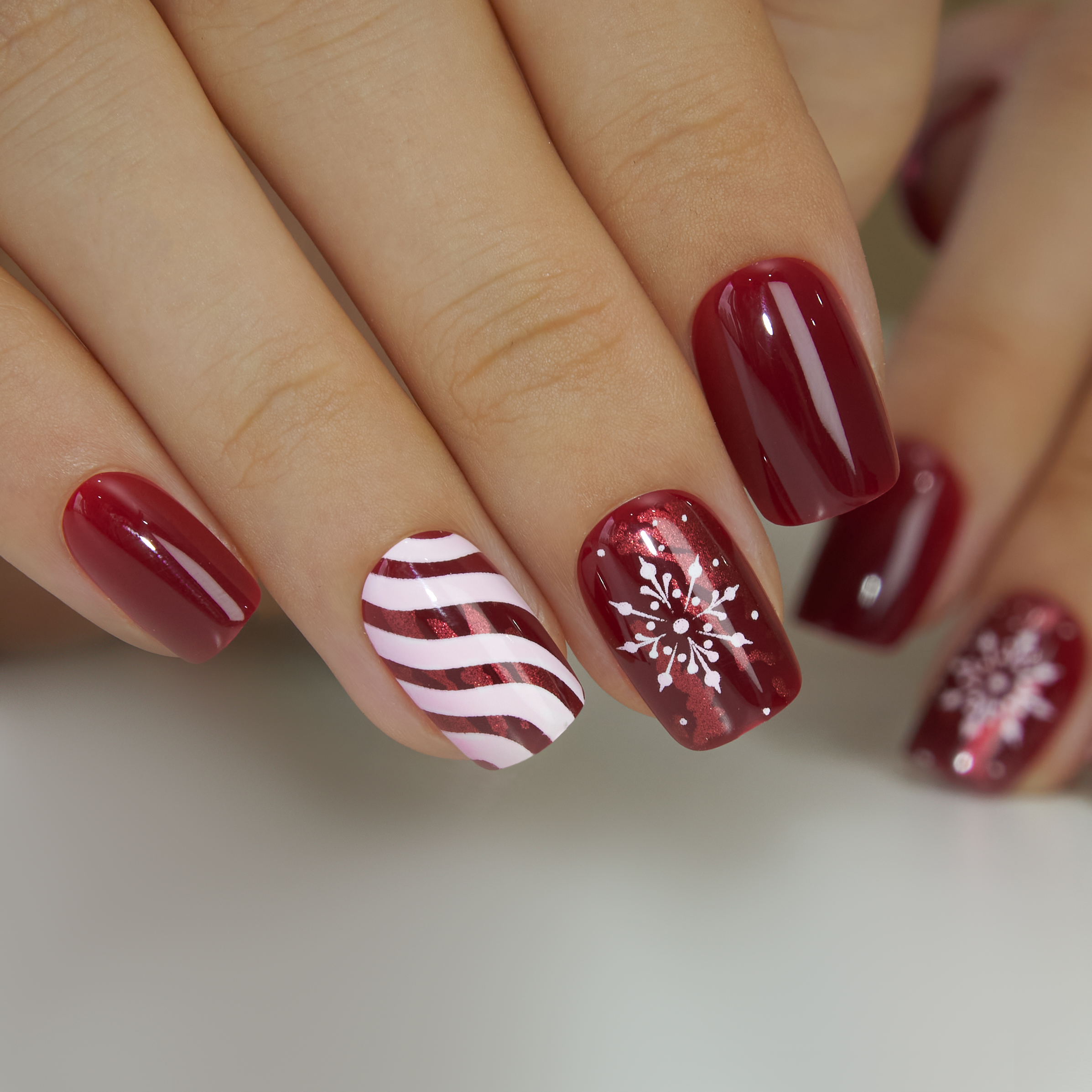 Candy Snow short squoval nail detail