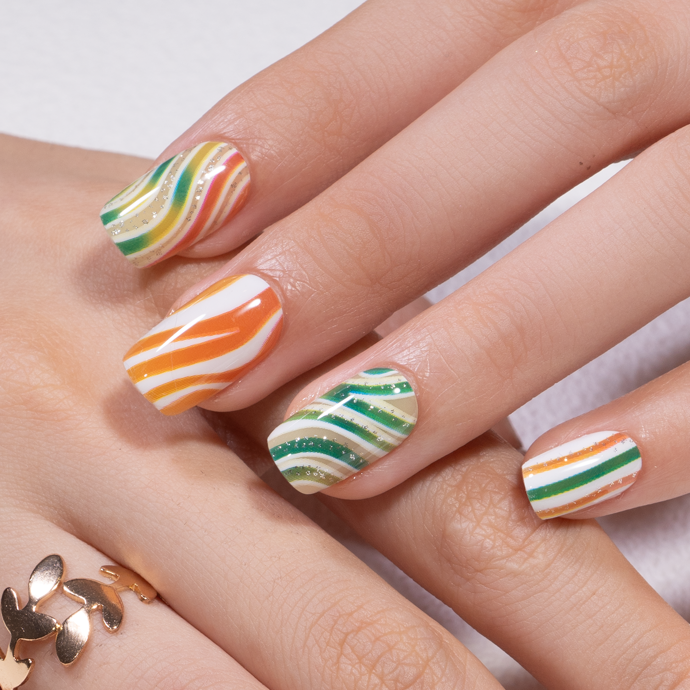 Candy Swirl medium squoval nail detail
