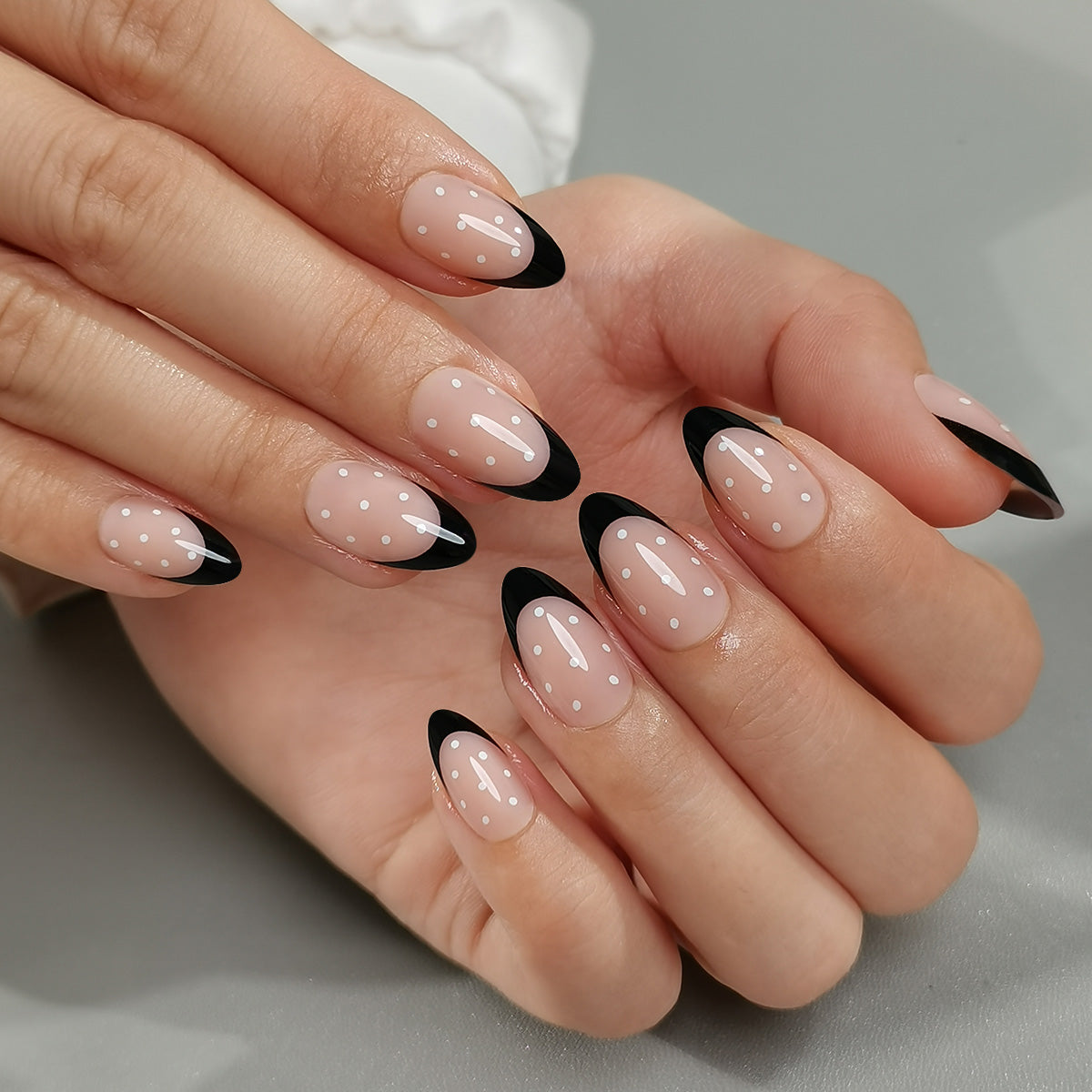 Classic Polka short almond press-on nail set with accessories