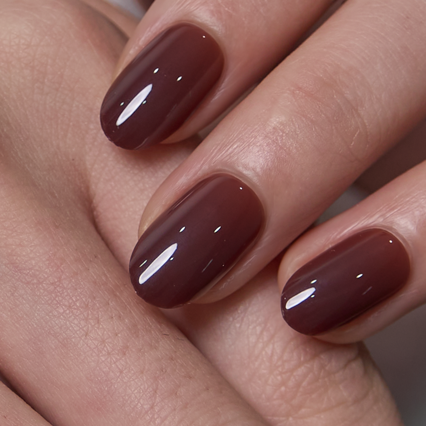 Cocoa Muse S Oval short oval press-on nails
