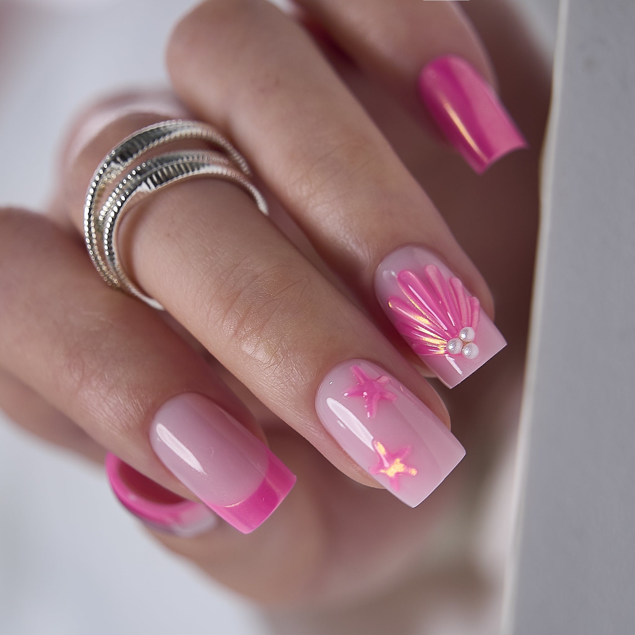 Designer s Pick | Coral Tide M Squoval medium squoval press-on nails