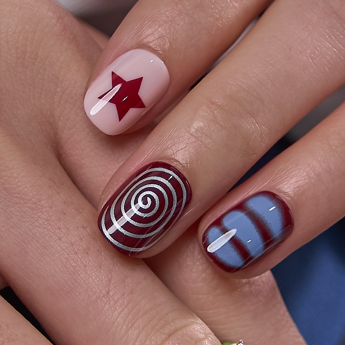 Crimson Swirl Rs squoval nail detail