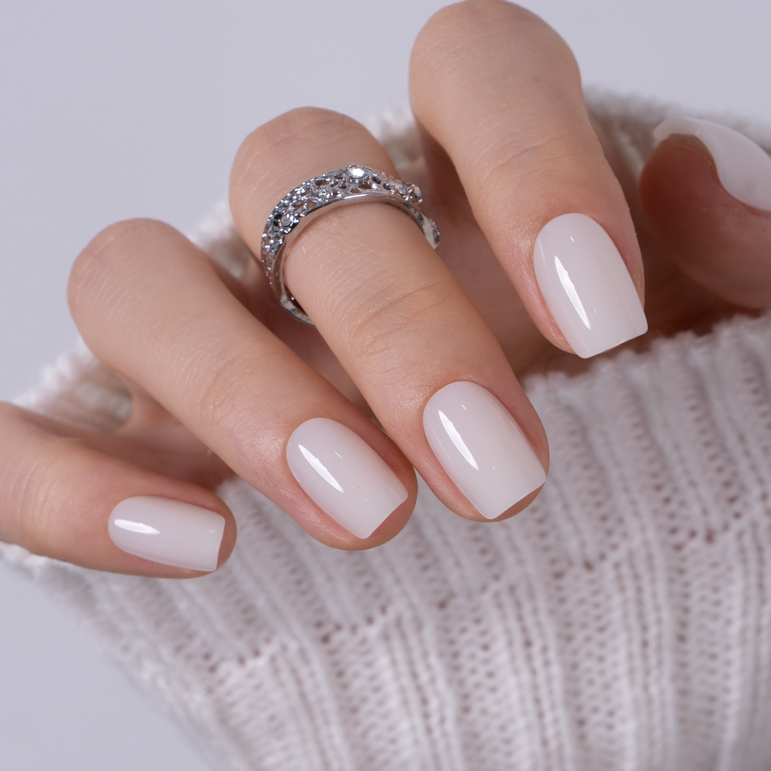 Crystal Blanc short squoval nail detail