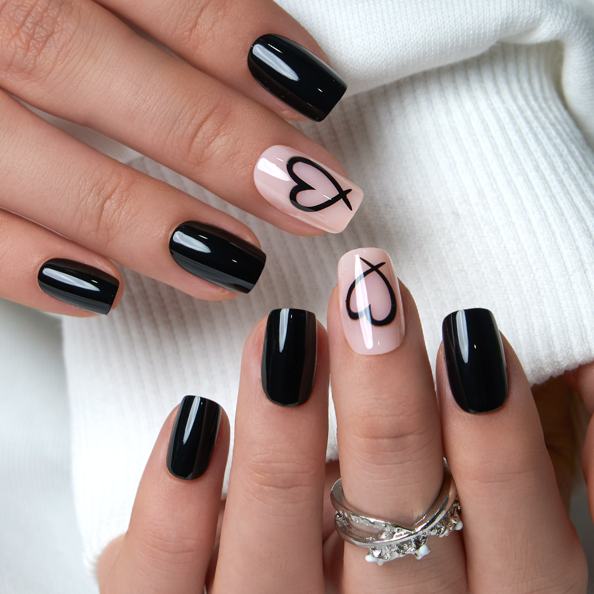 Dark Kiss medium squoval press-on nails