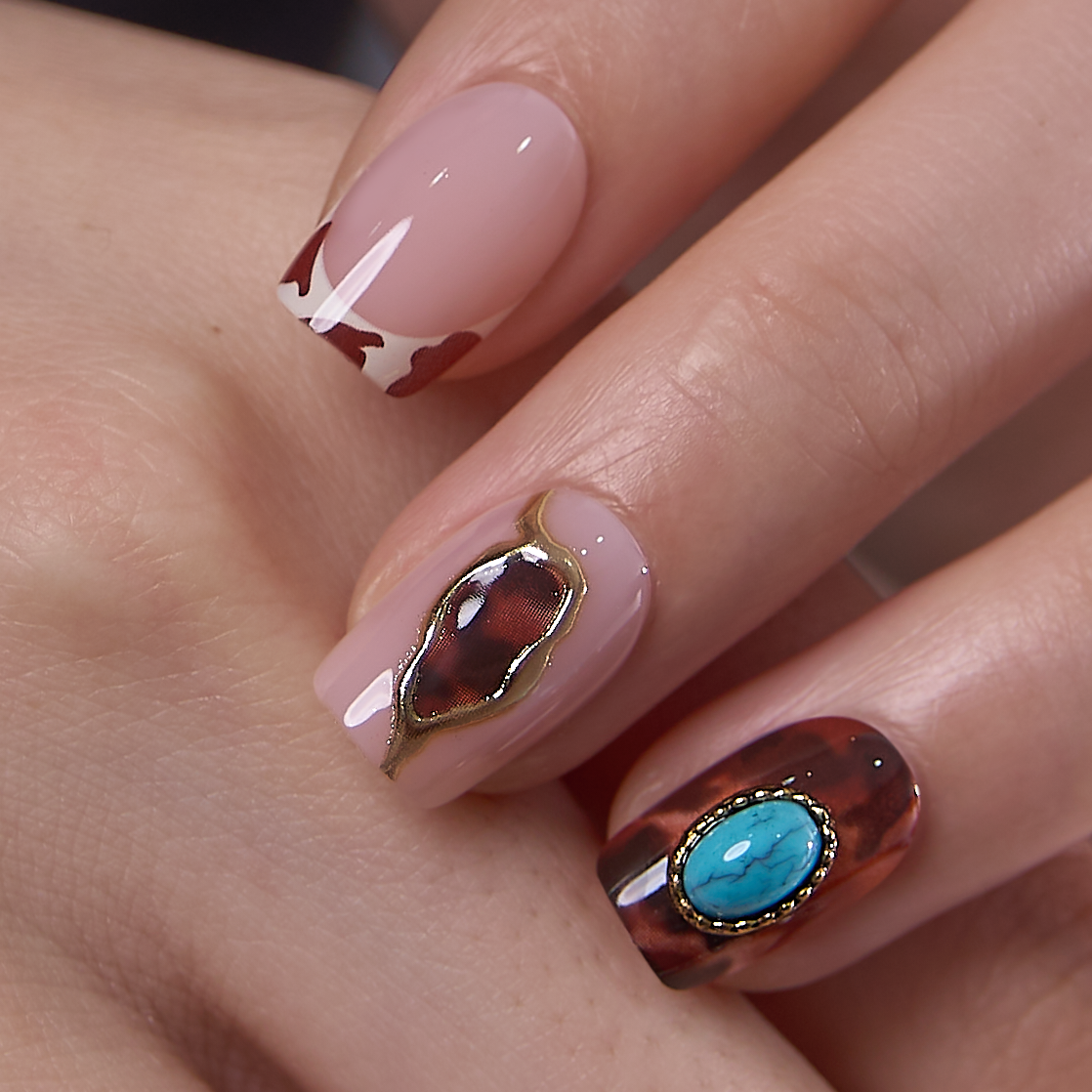 Desert Jewel S Squoval squoval press-on nails