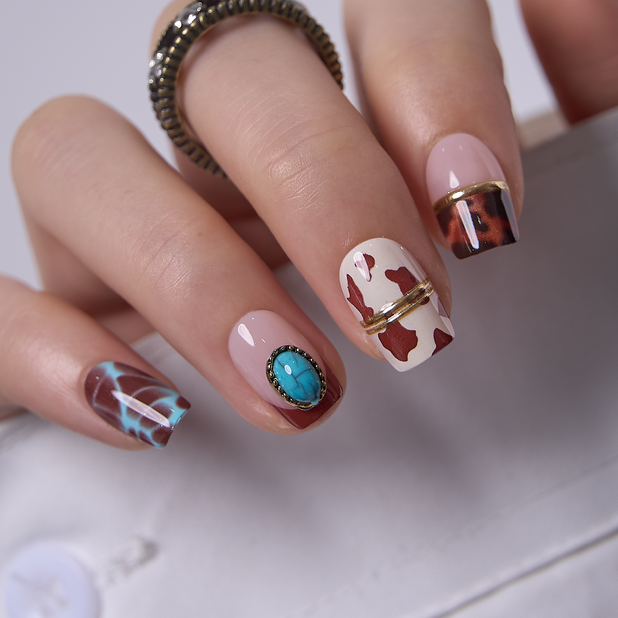 Desert Jewel S Squoval squoval press-on nails