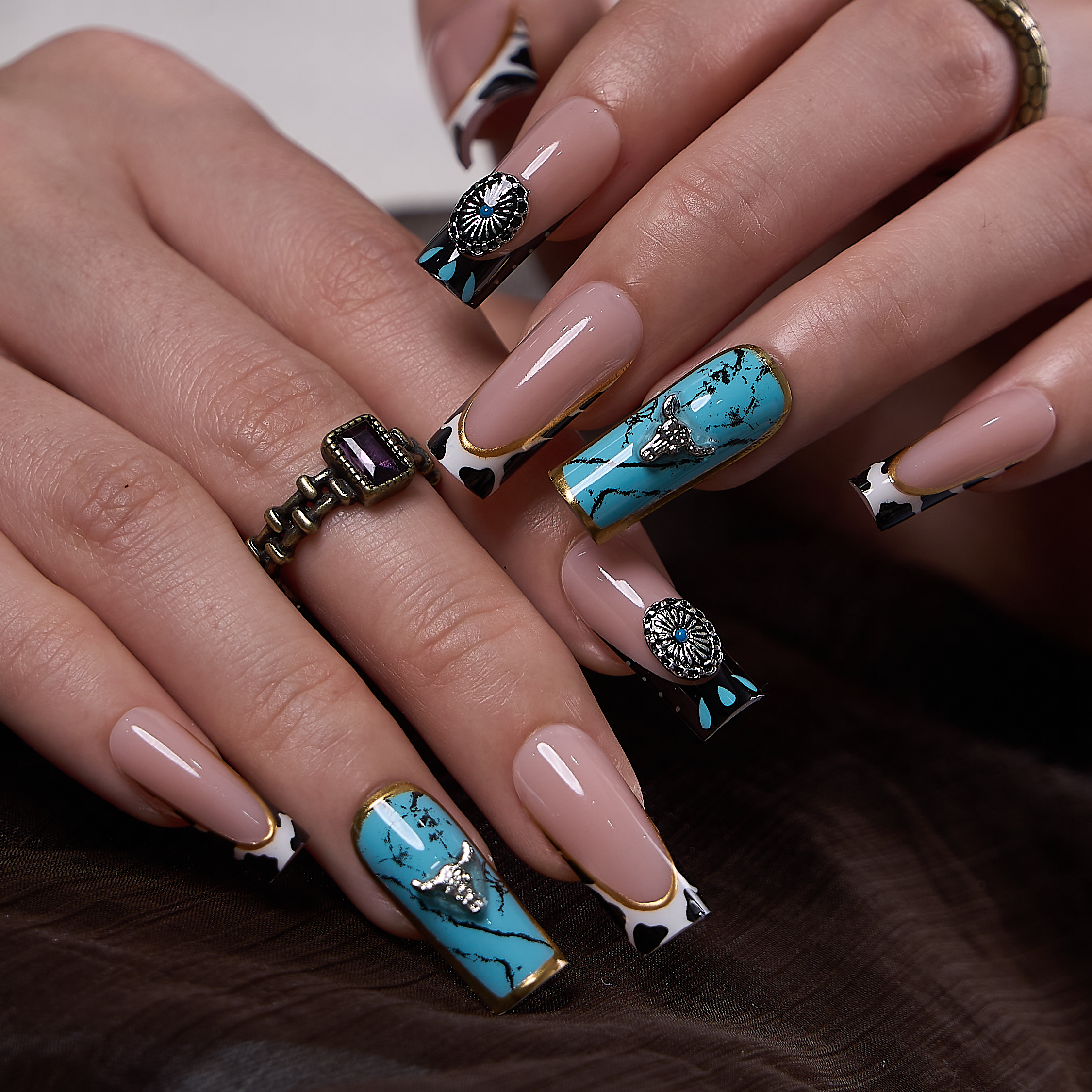 Desert Rebel L Square square press-on nails
