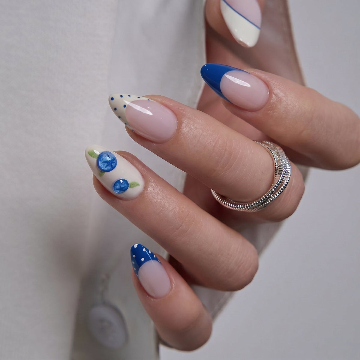 Designer s Pick | Berry Riviera M Almond short almond press-on nails