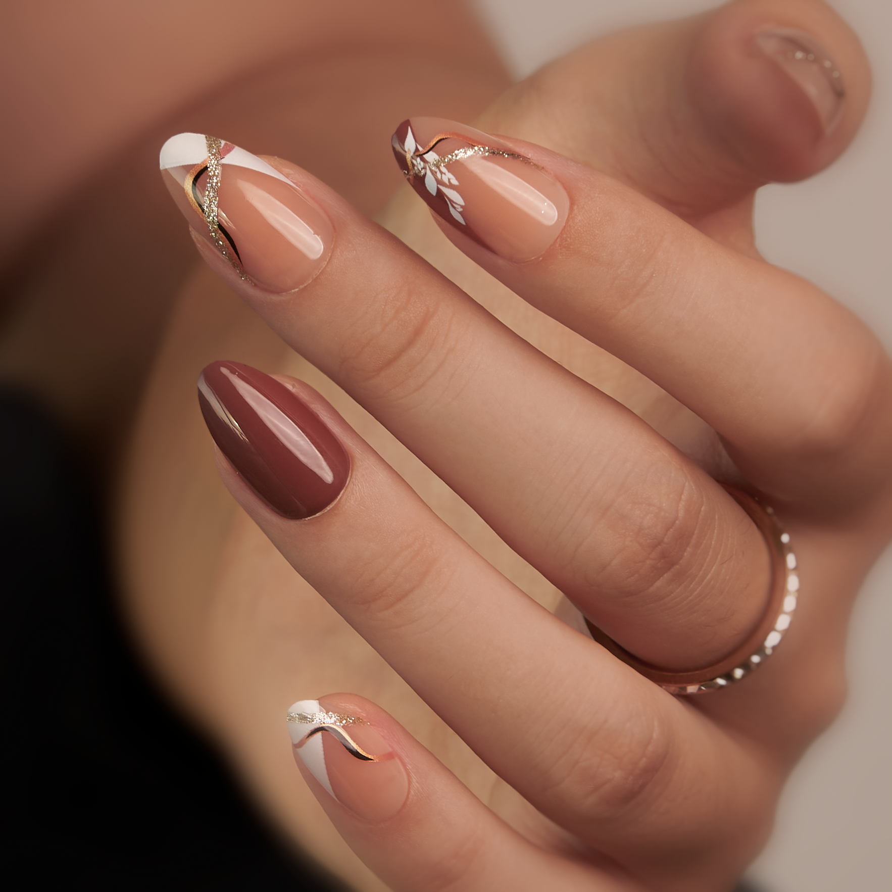 Elegant Flow short almond Ver 2 press-on nail set with accessories