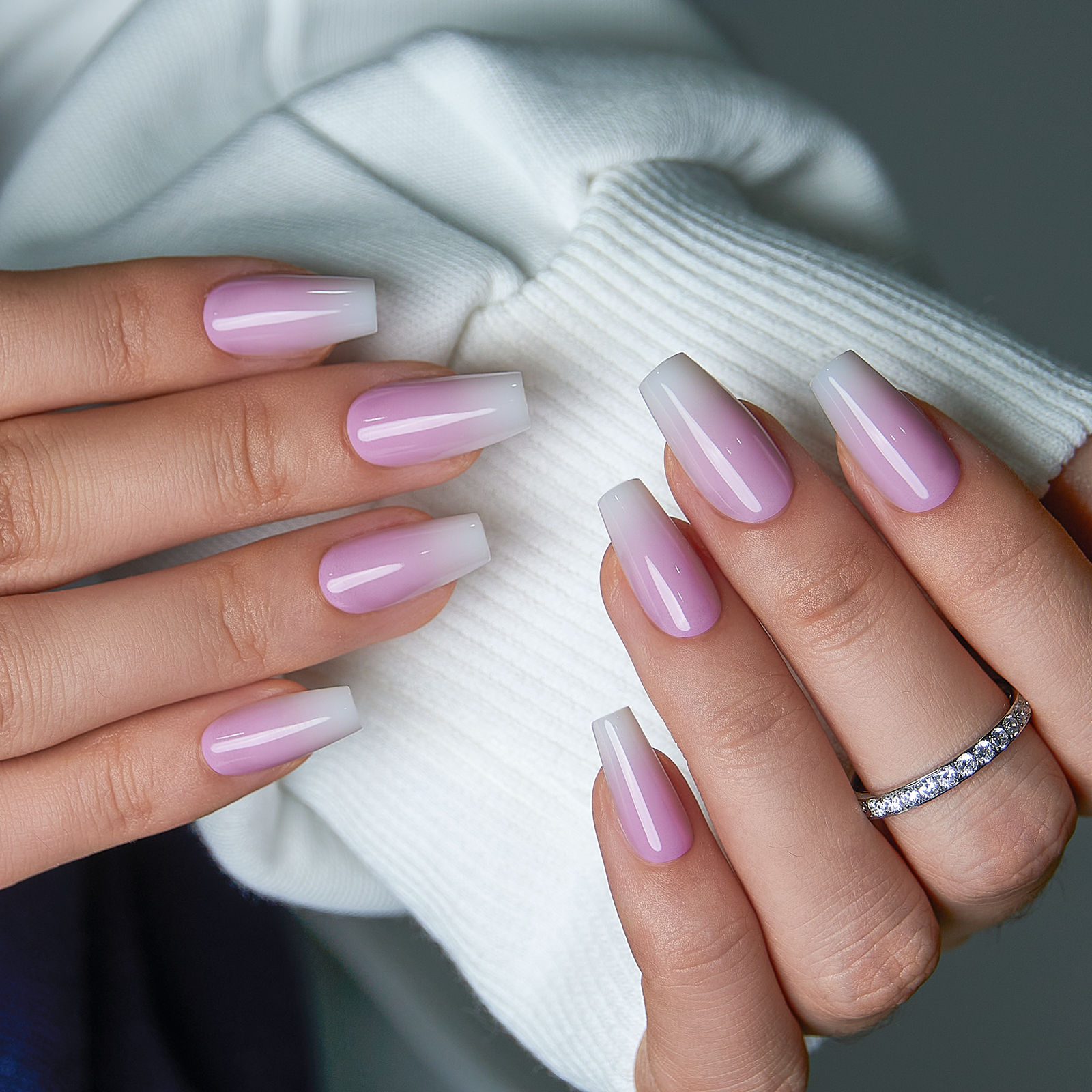 Elegant Light M Coffin press-on nails