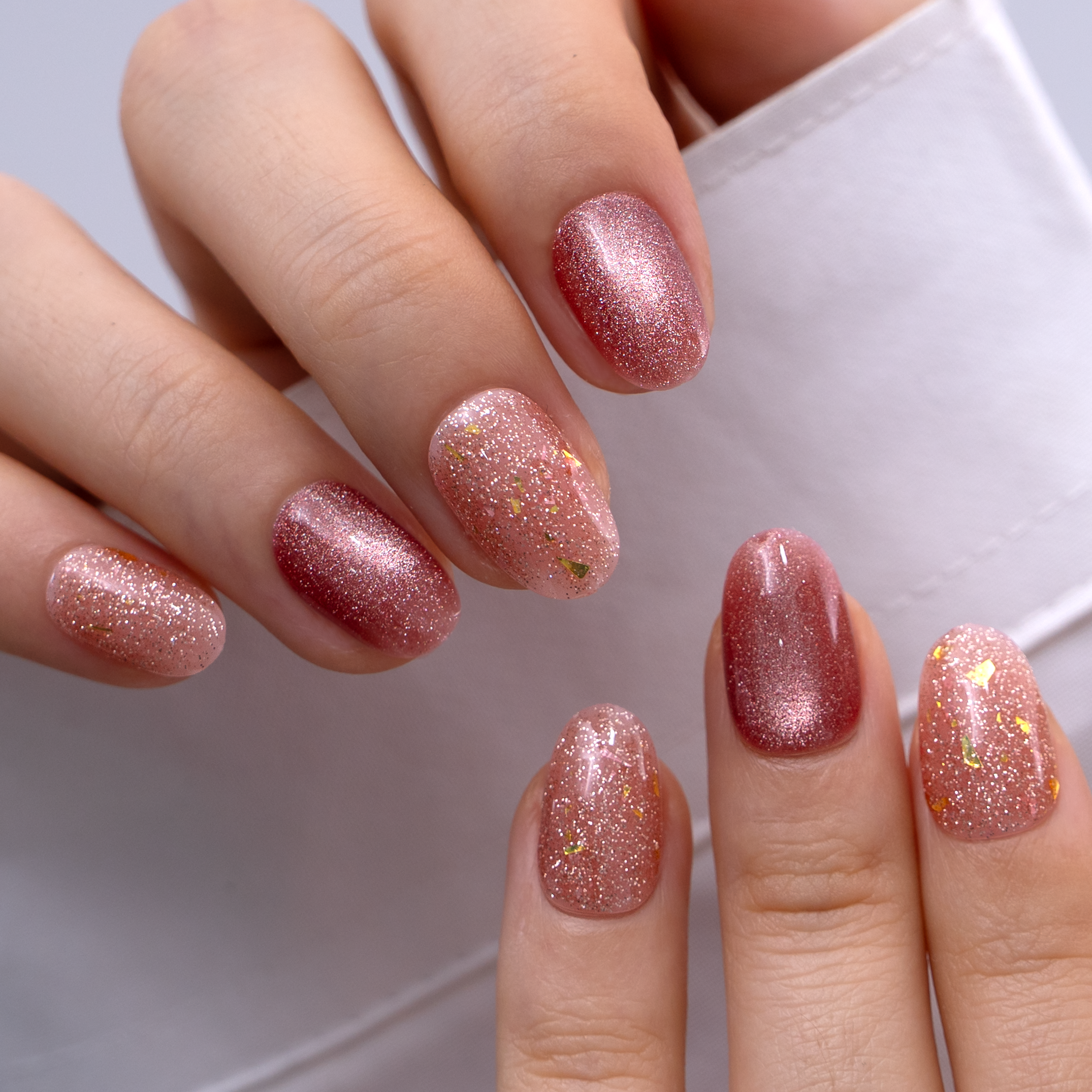 Ember Glow S Oval oval press-on nails