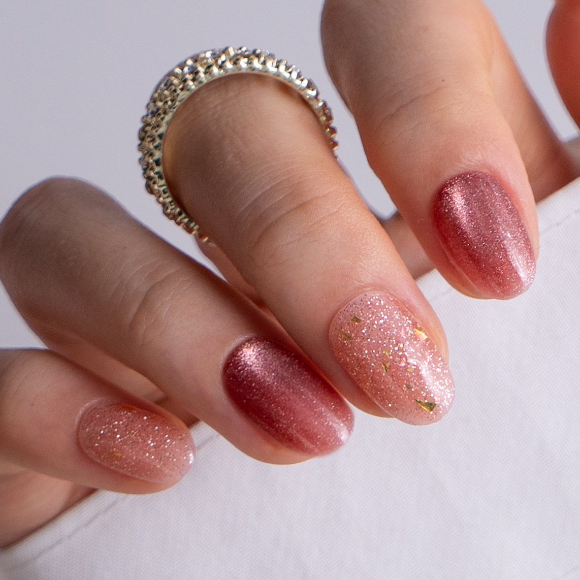 Ember Glow S Oval oval press-on nails