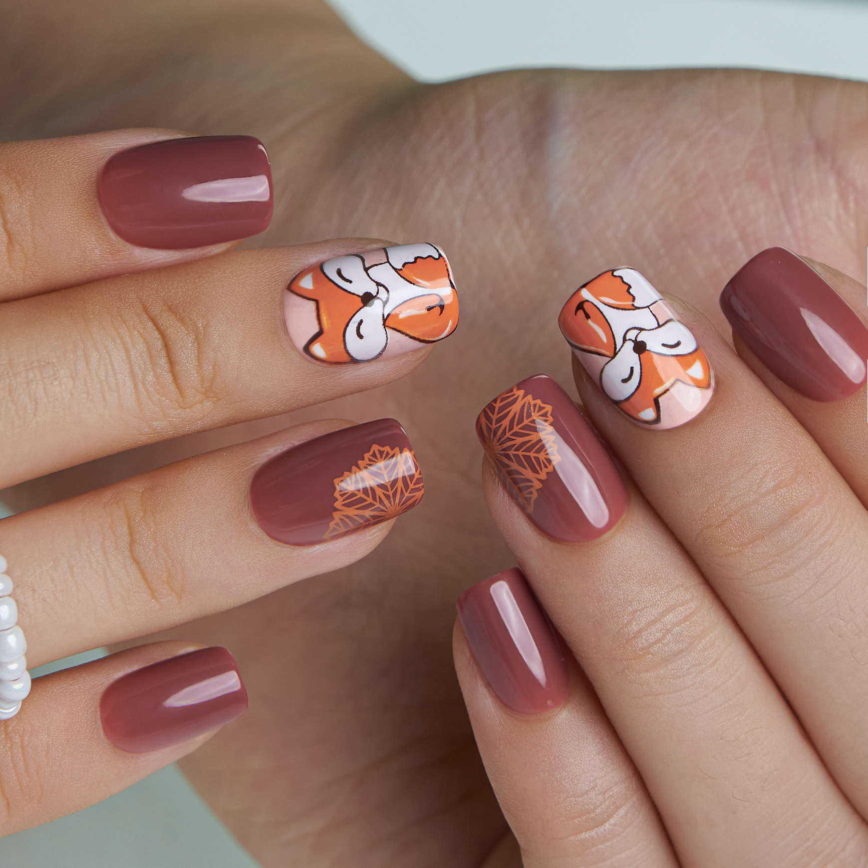 Fox And Foliage short squoval nail detail