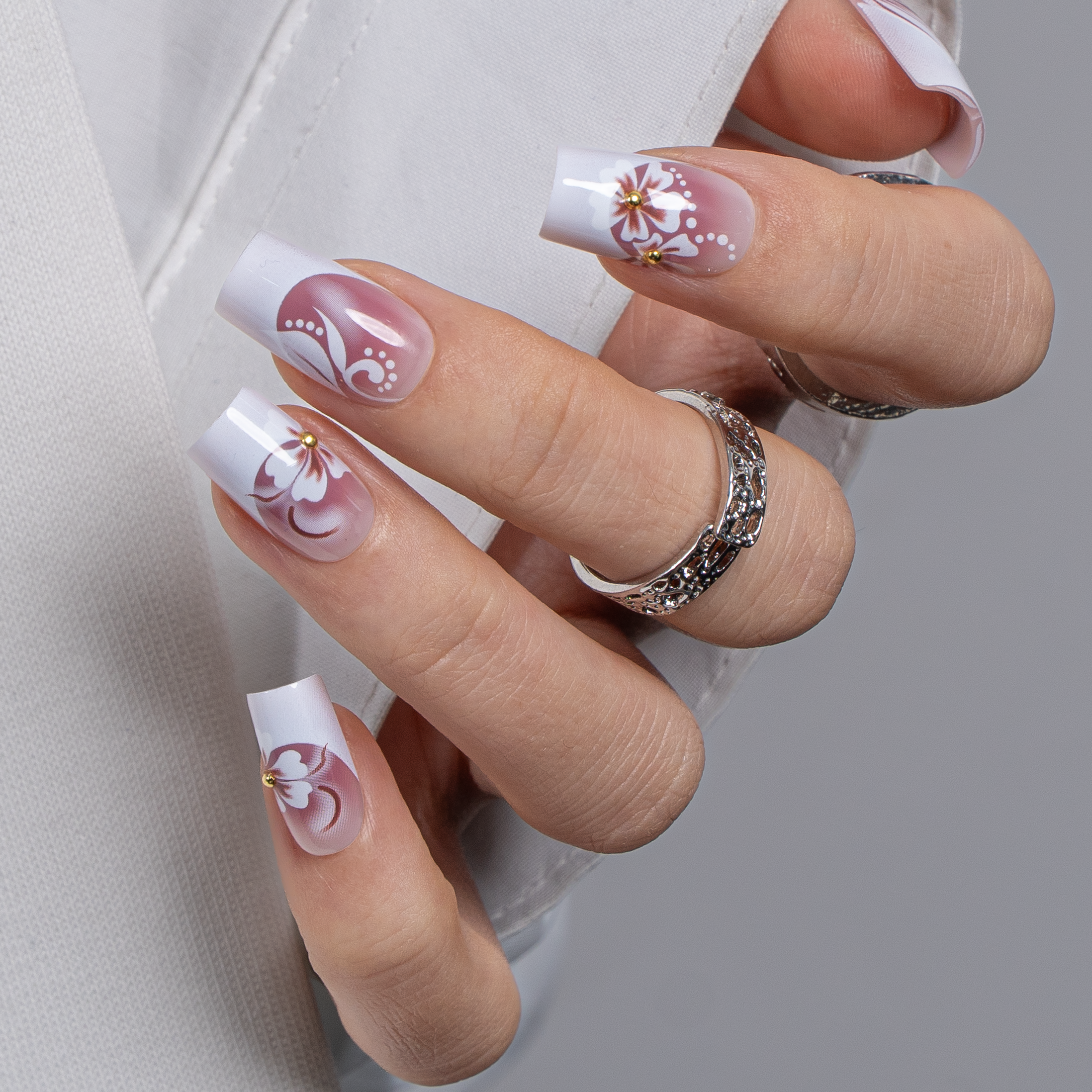 Frost Charm M Square square press-on nails
