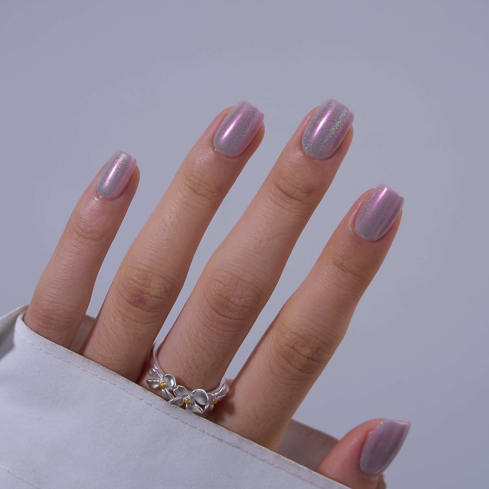 Frost Petal S Squoval short squoval press-on nails
