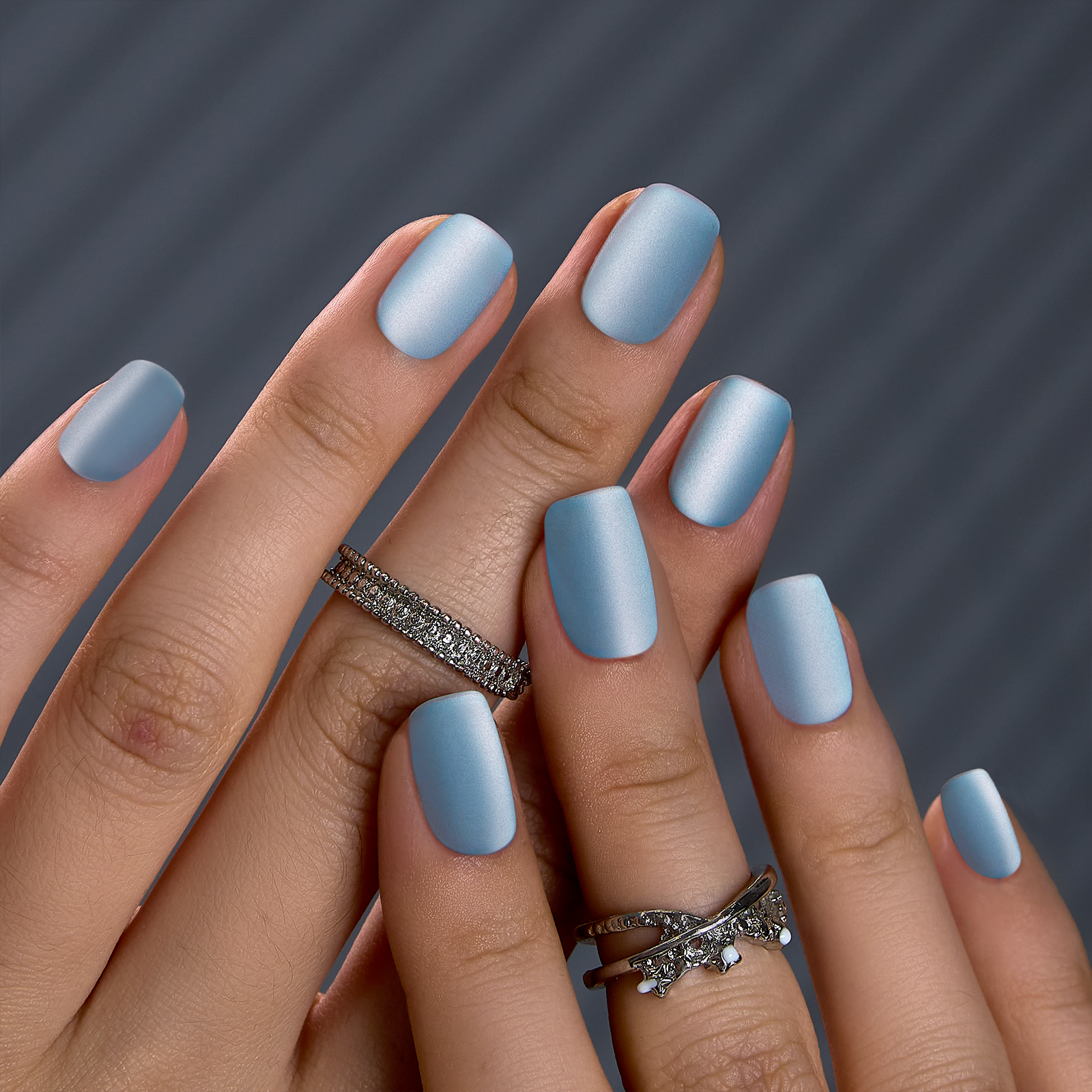 Frost Veil S Squoval squoval press-on nails