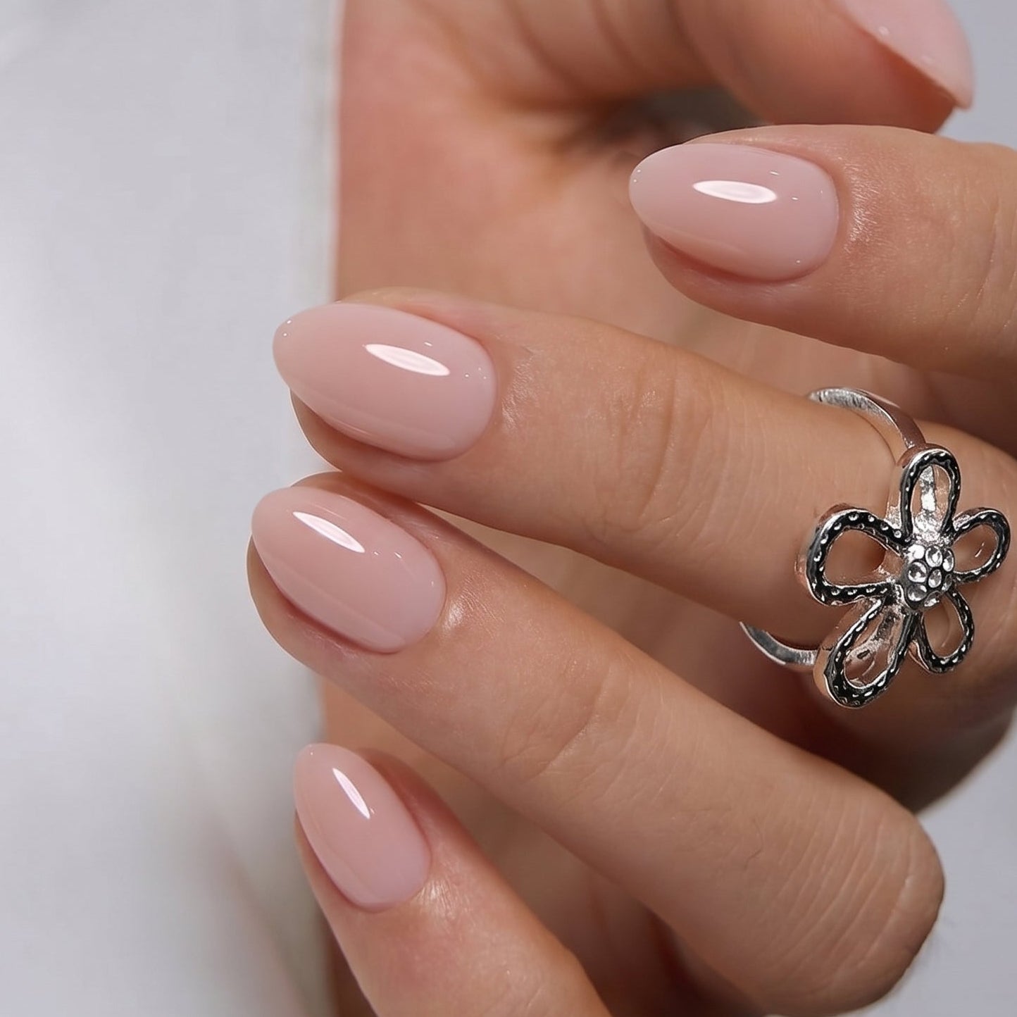 Natural Nude – regular short Almond press-on nail size guide