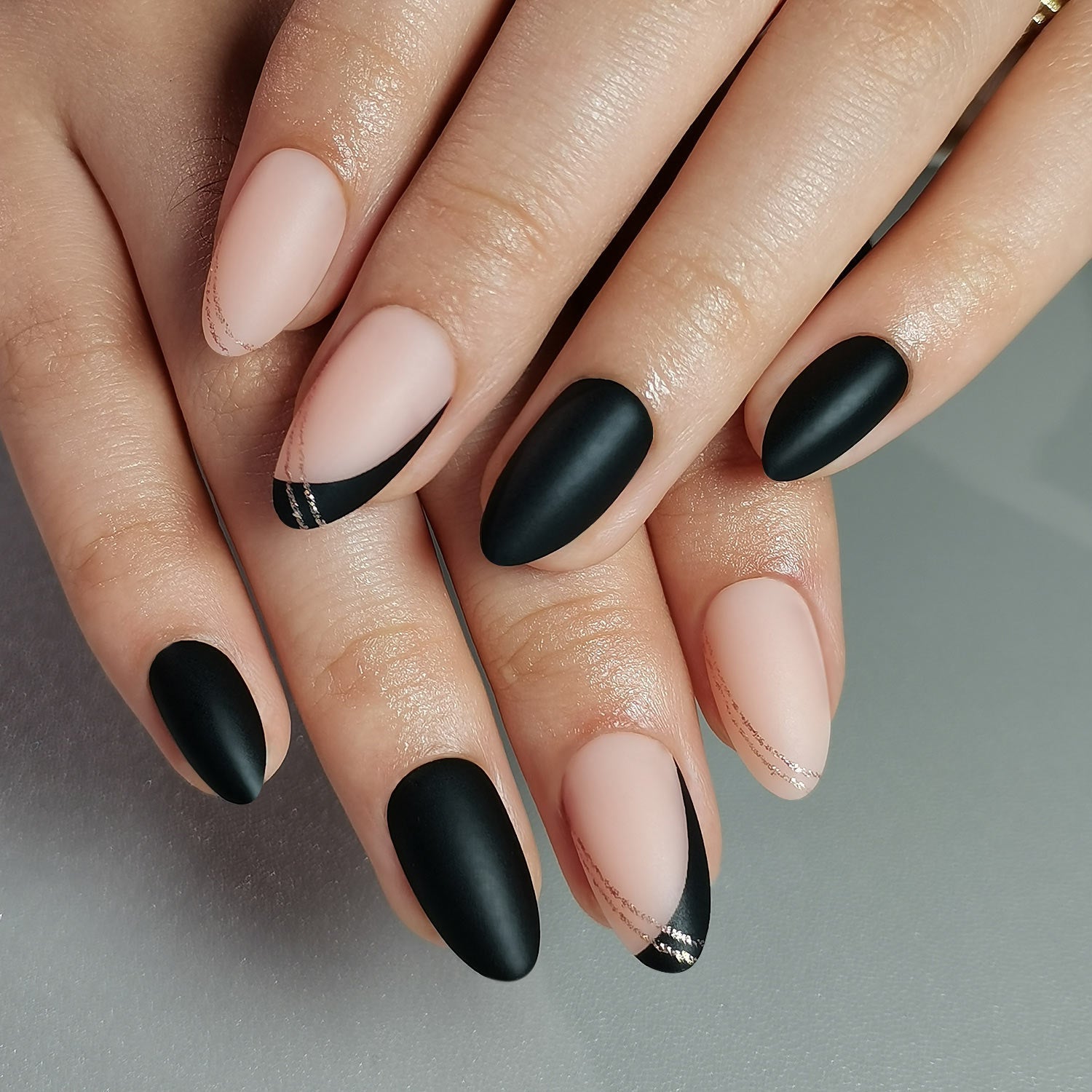 Line Art – short Almond press-on nail size guide