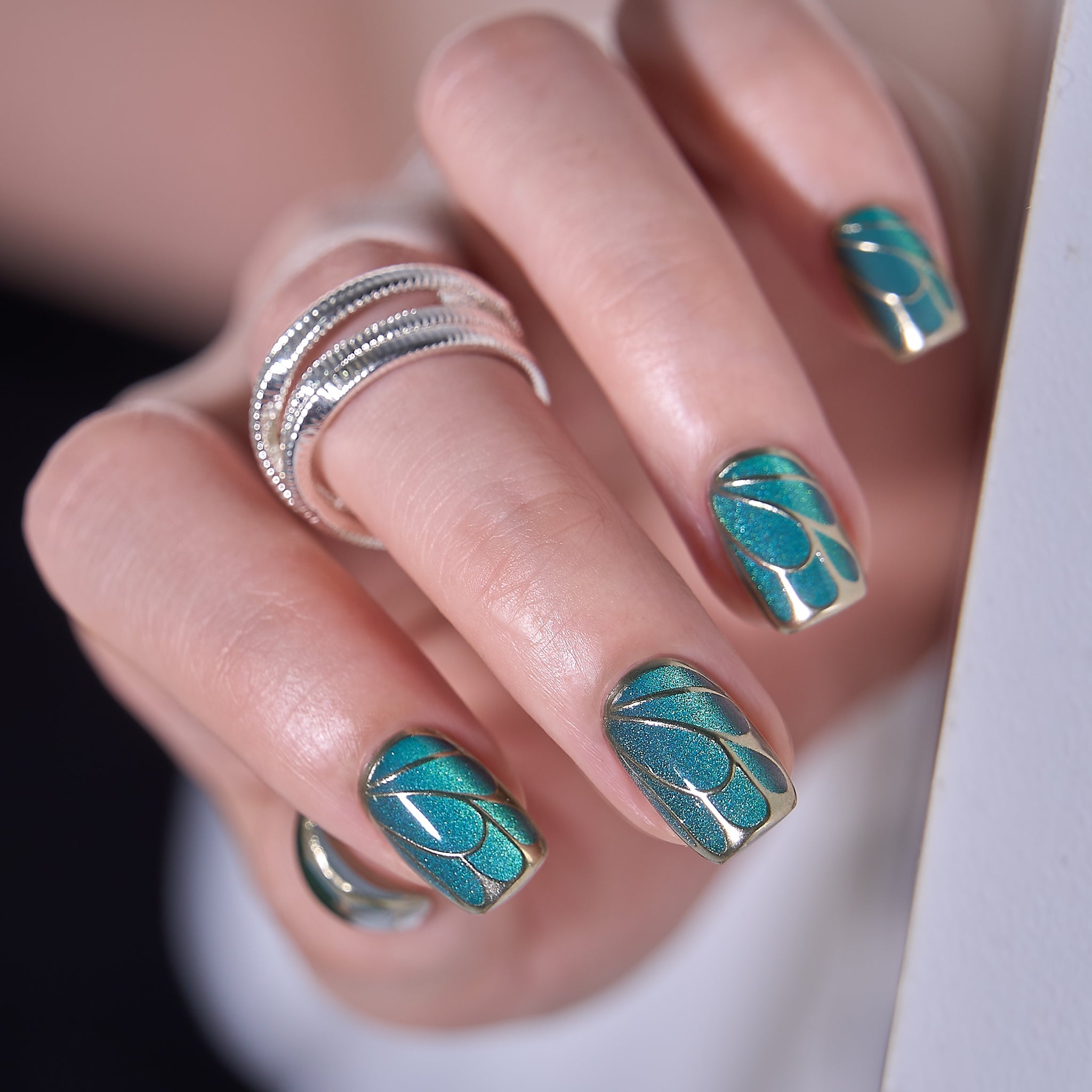 Gilded Jade S Squoval short squoval press-on nails