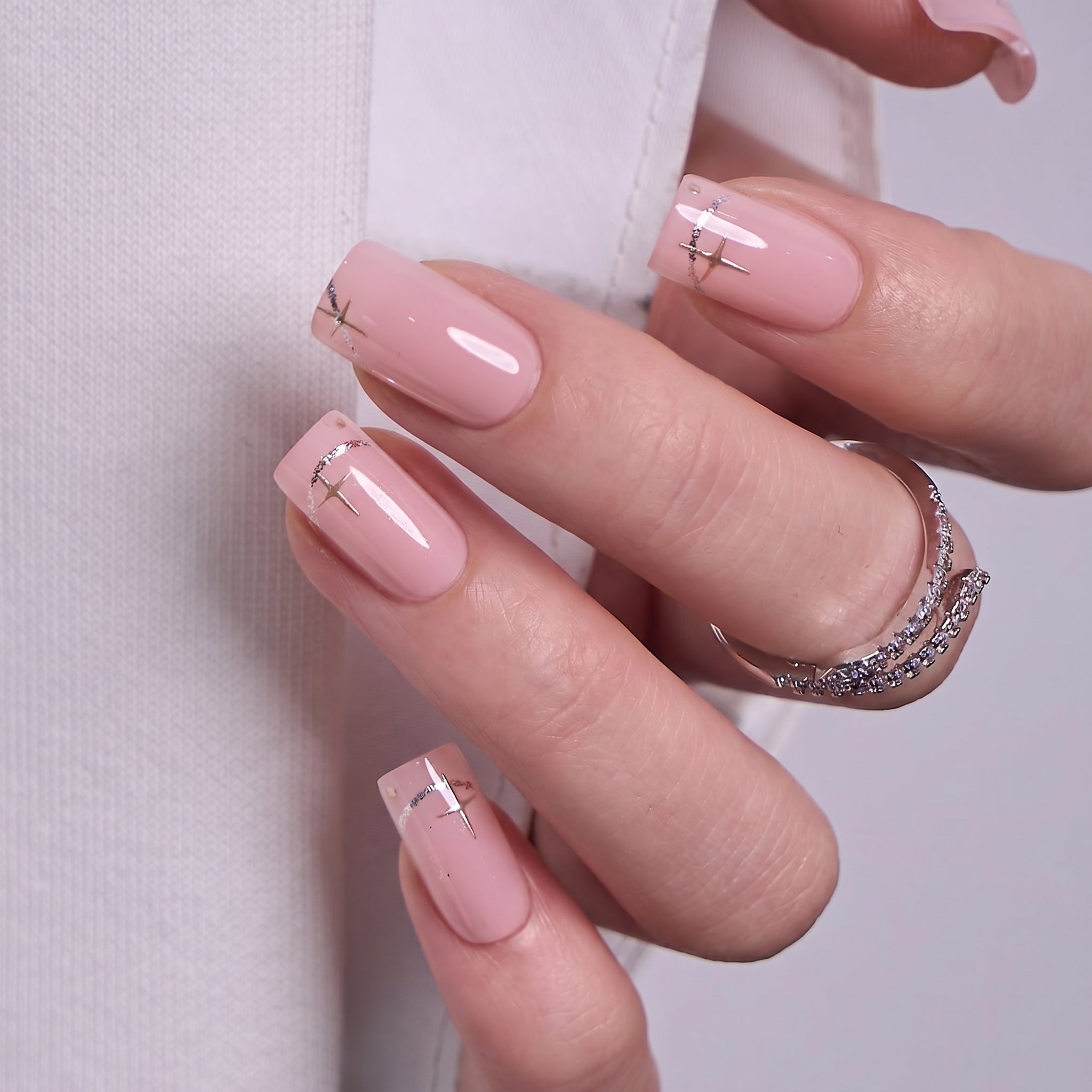Glow Trace M Squoval squoval press-on nails