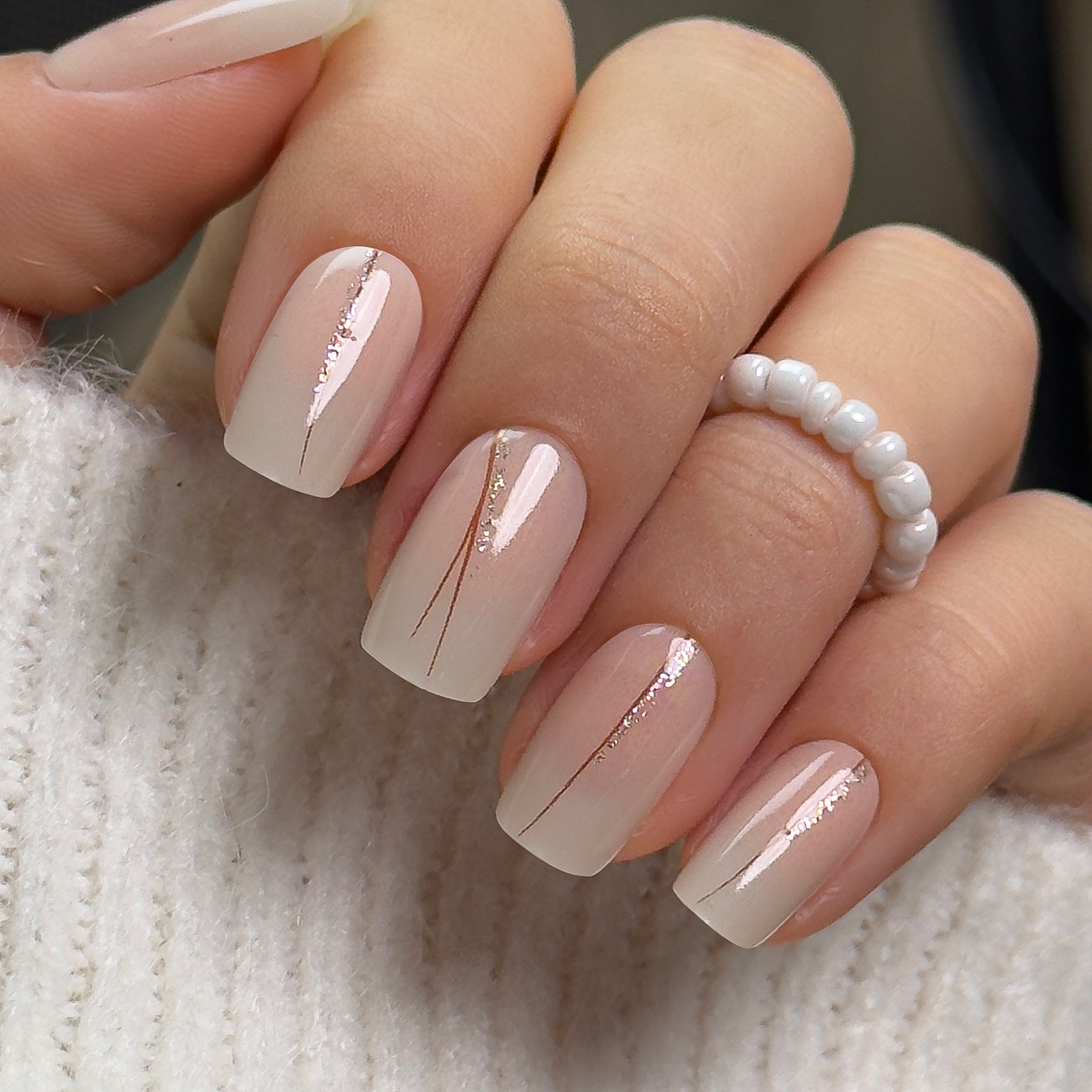 Golden Veil medium squoval press-on nails
