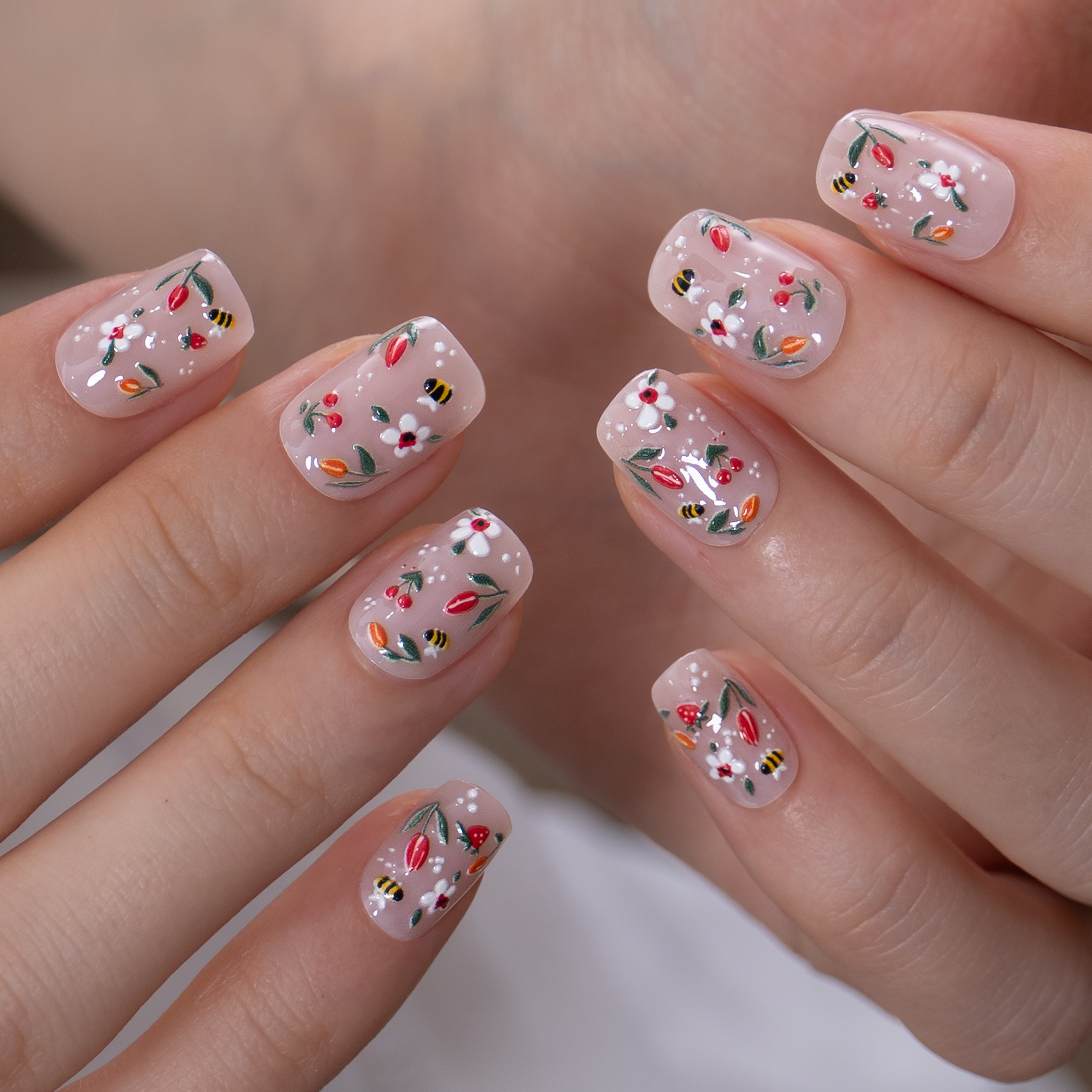 Designer s Pick | Honey Blossom S Squoval squoval press-on nails