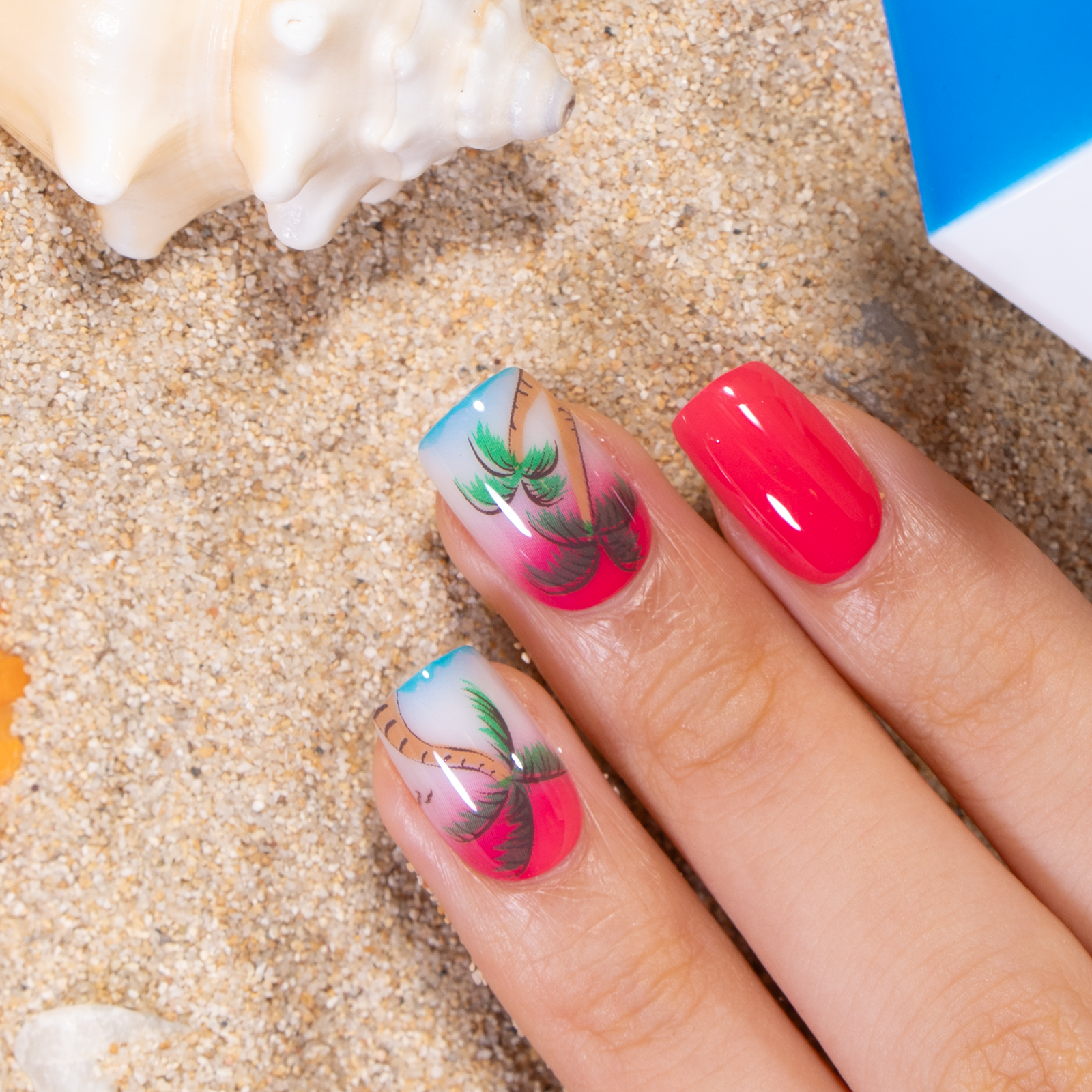 Island Glow short squoval nail detail