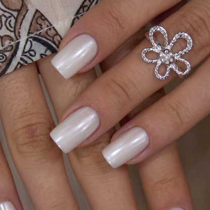 Ivory Edge M Squoval medium squoval press-on nails