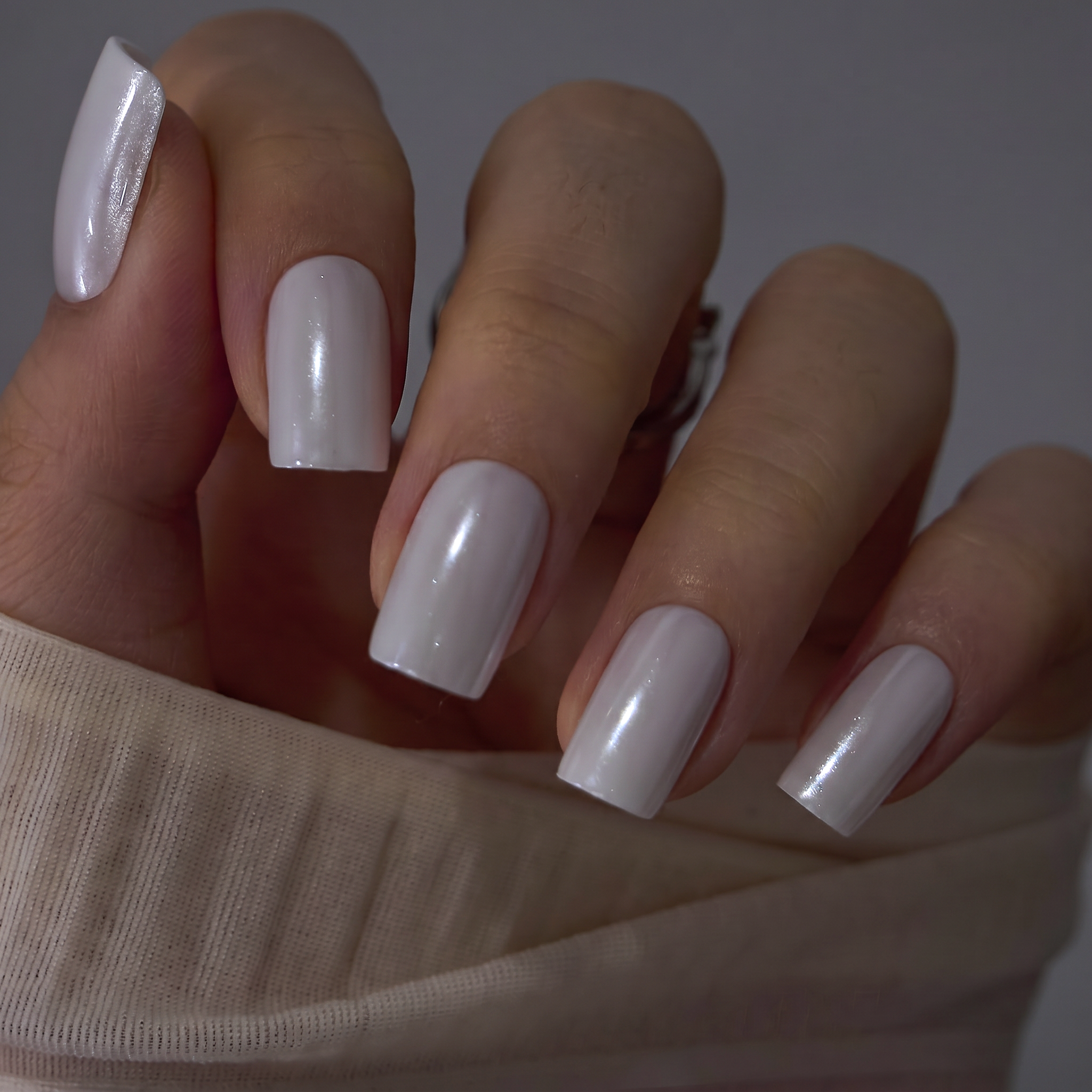 Ivory Edge M Squoval medium squoval press-on nails