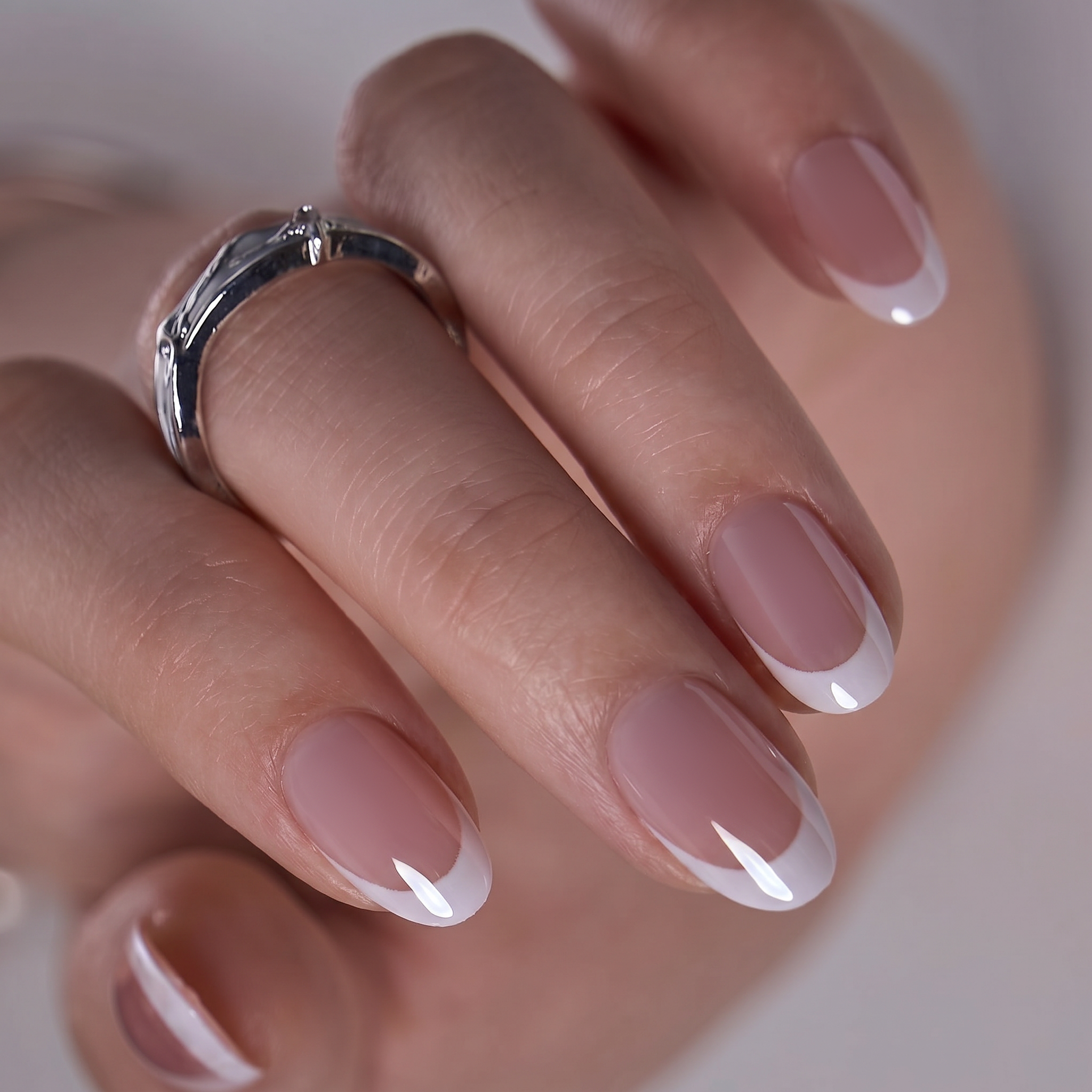 Ivory Veil S Oval oval press-on nails