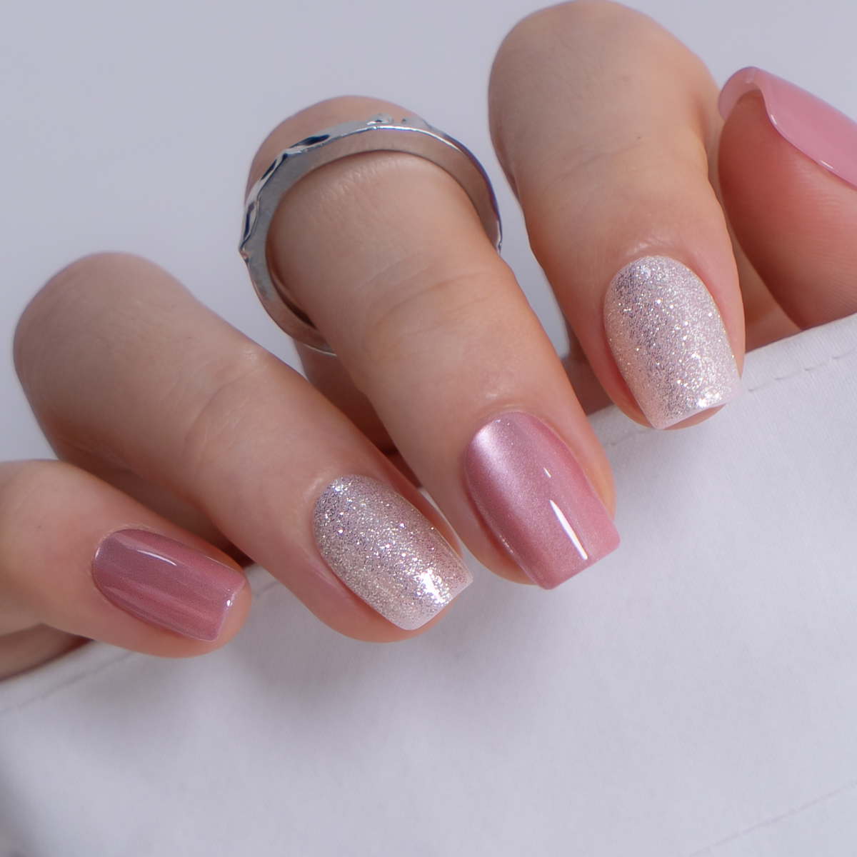 Latte Spark S Squoval squoval press-on nails