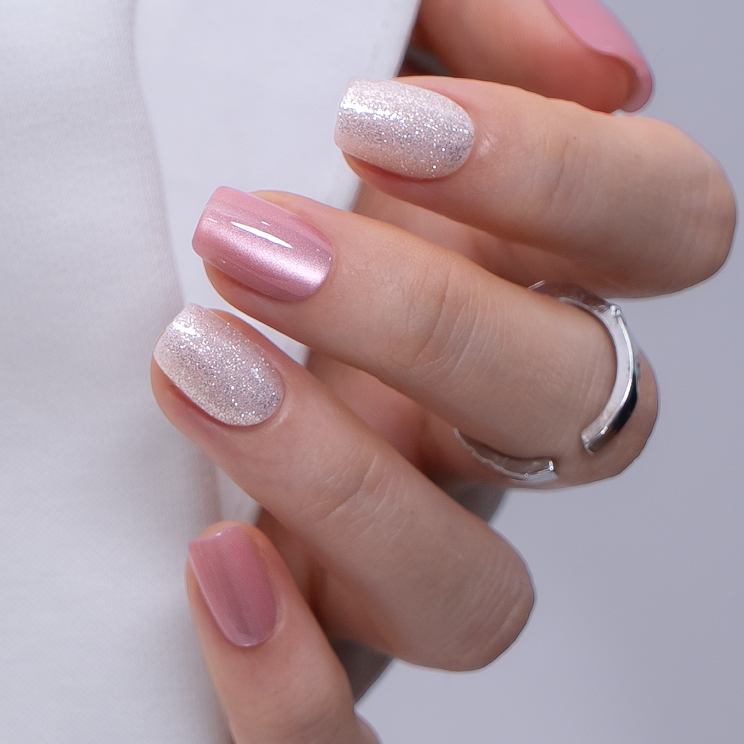 Latte Spark S Squoval squoval press-on nails
